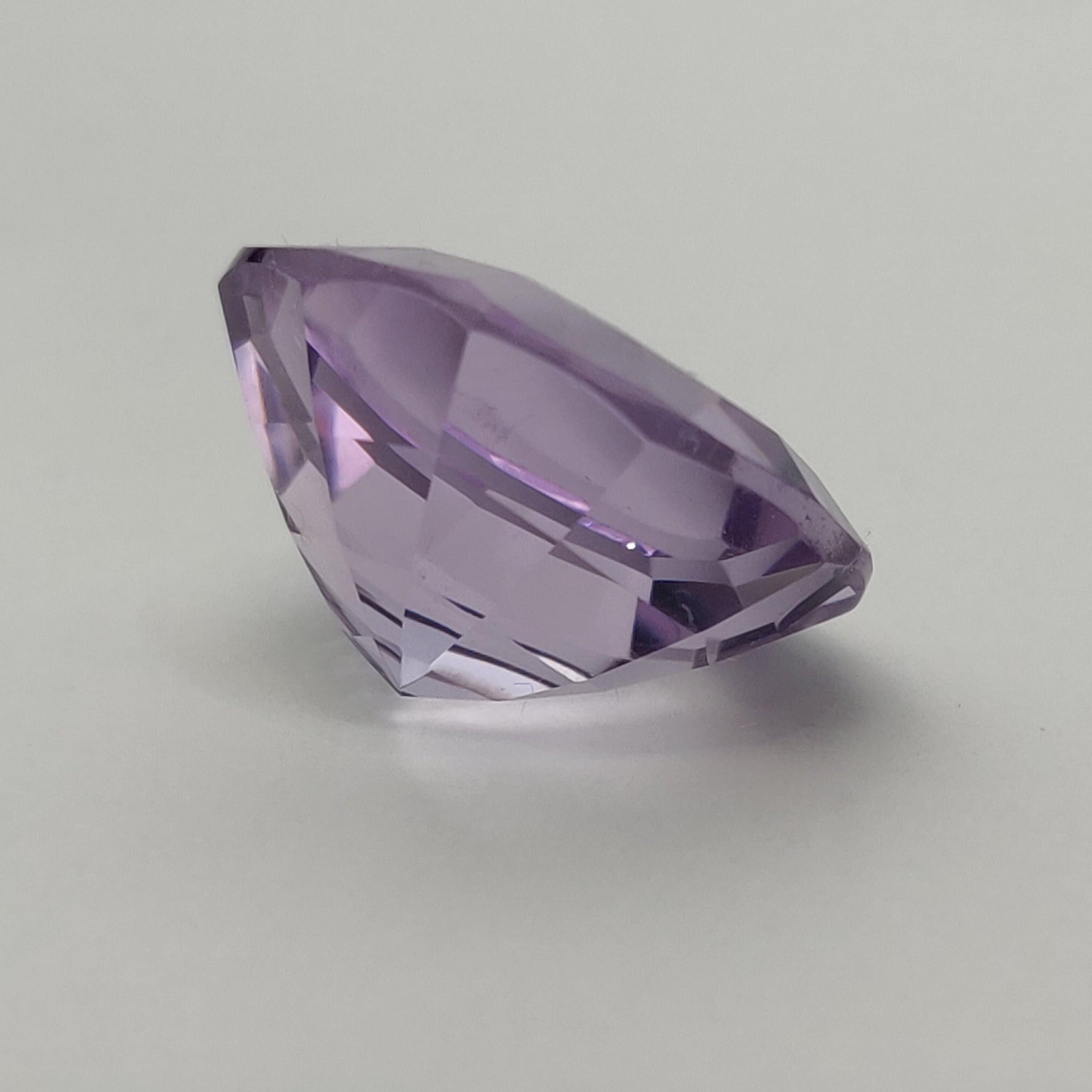 The Elegance of Amethyst Gemstones: A Glimpse into Nature's Purple Majesty - Canagem.com