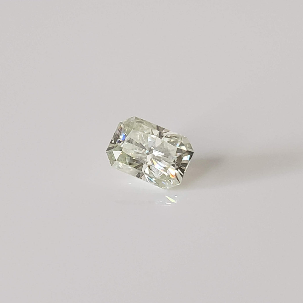 Moissanite | Octagon Cut | White | 7x5mm