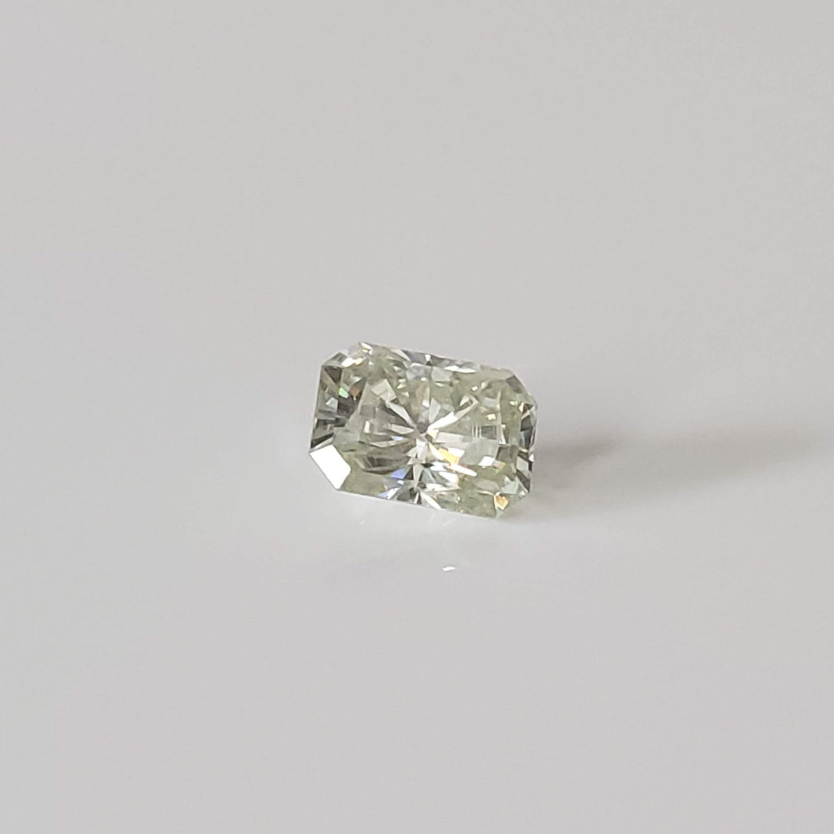 Moissanite | Octagon Cut | White | 7x5mm