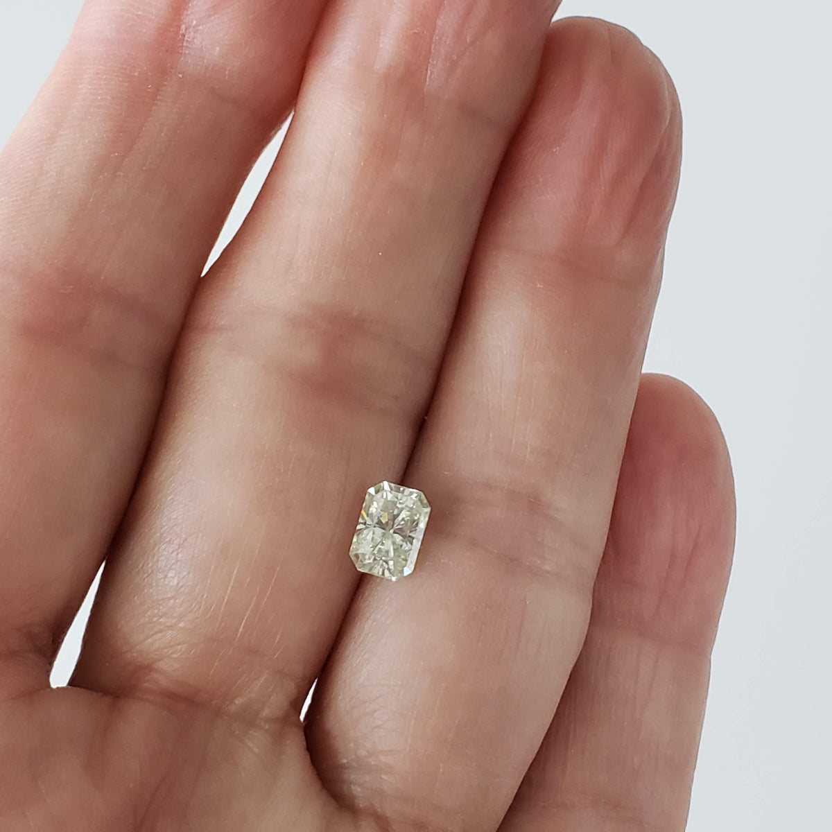 Moissanite | Octagon Cut | White | 7x5mm