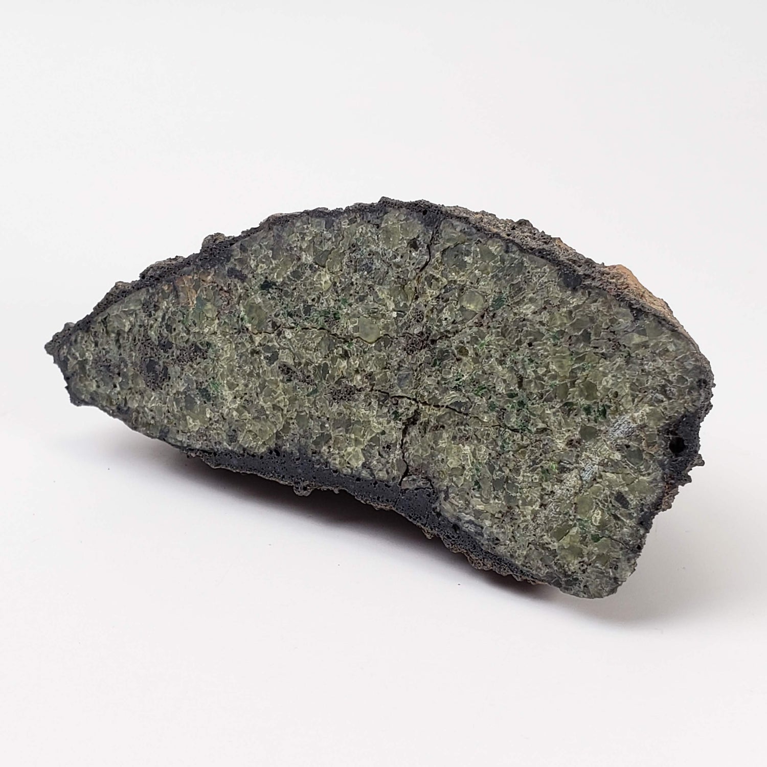 Bombe volcanique à l'olivine | Cristal recouvert de lave | 150 grammes | Mortlake, Victoria, Australie