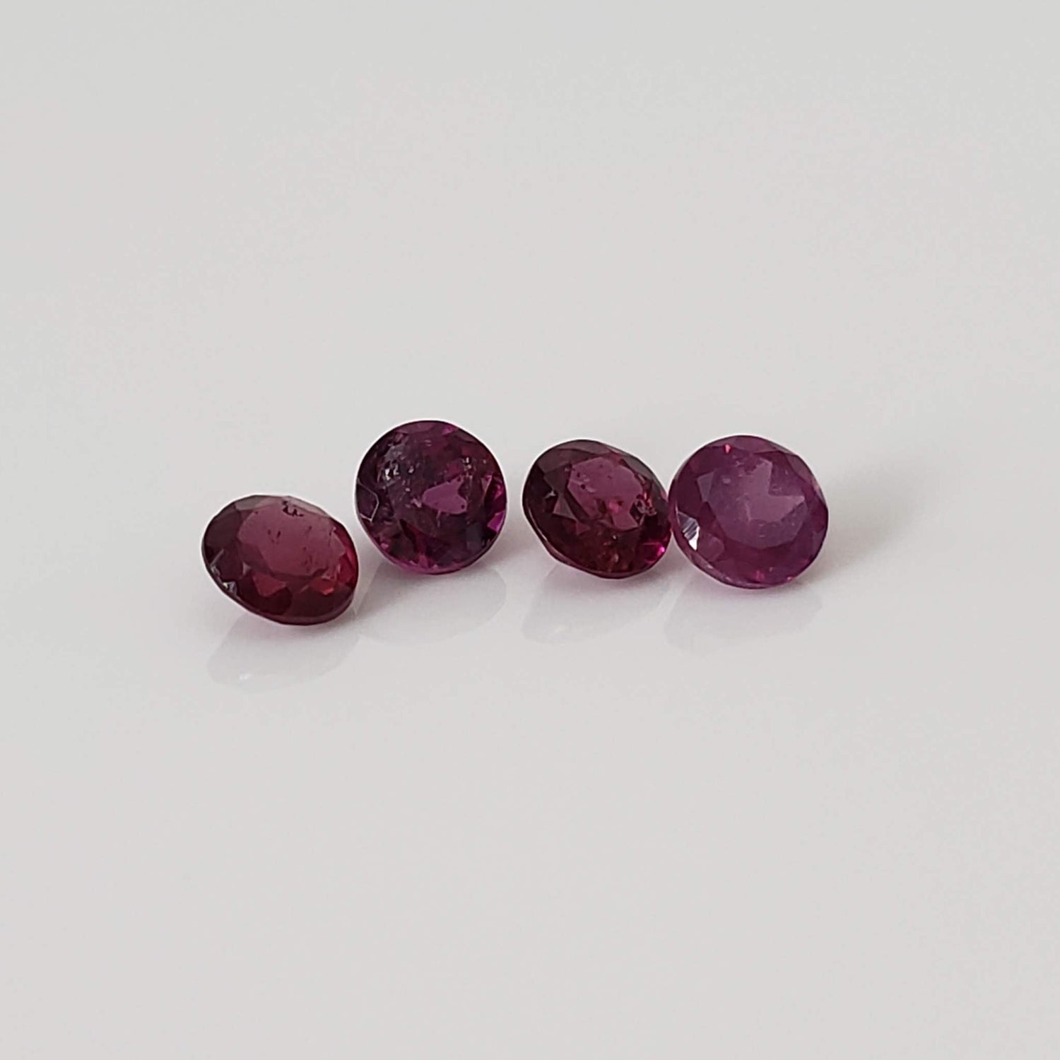Rhodolite Garnet | 4 Piece Lot | Round Cut | Reddish Purple | 4mm