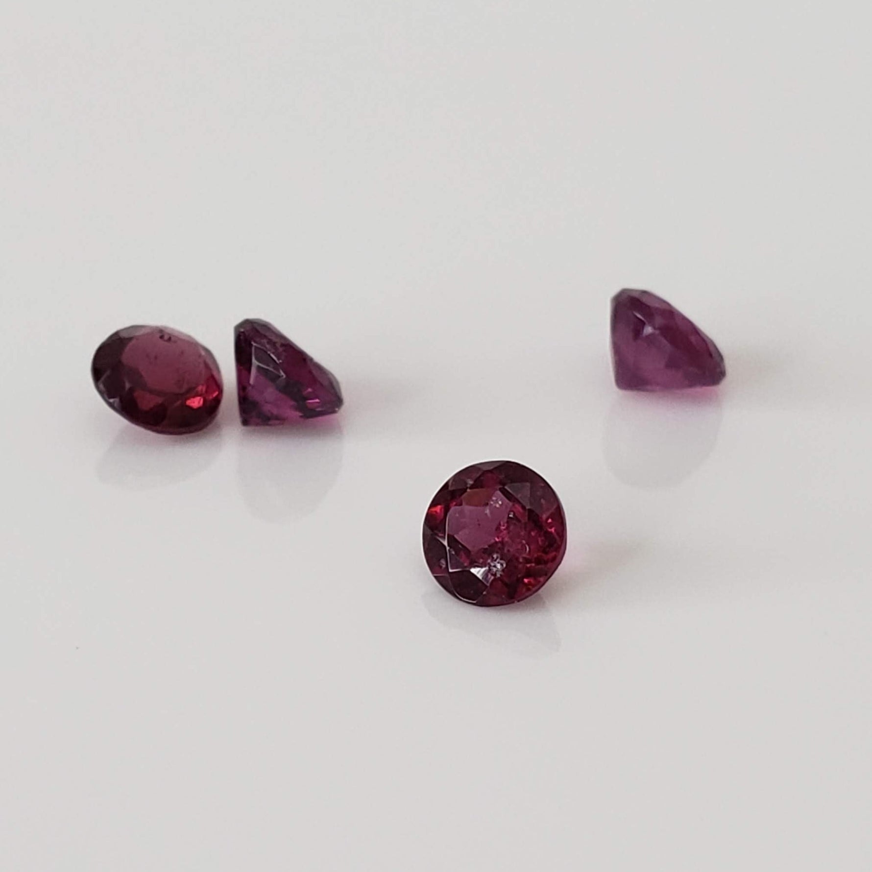 Rhodolite Garnet | 4 Piece Lot | Round Cut | Reddish Purple | 4mm