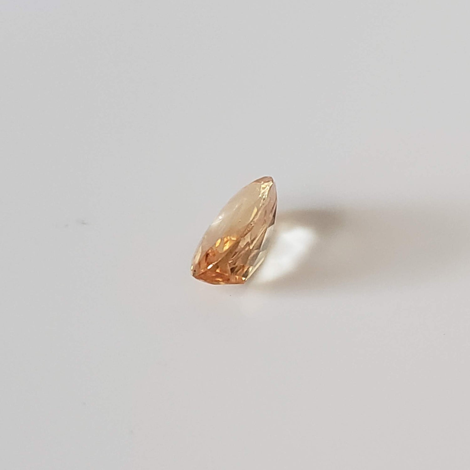 Topaze Impériale | Taille Ovale | Jaune Doré | 6.7x3.8mm 0.56