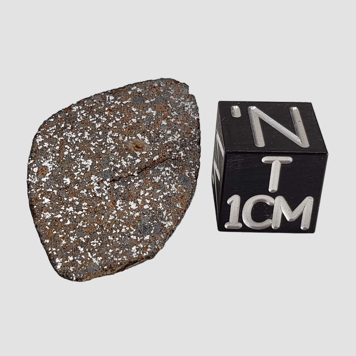 Météorite Gao-Guenie | 5.45 grammes | Coupe finale | Chondrite H5 | Chute observée | Burkina Faso