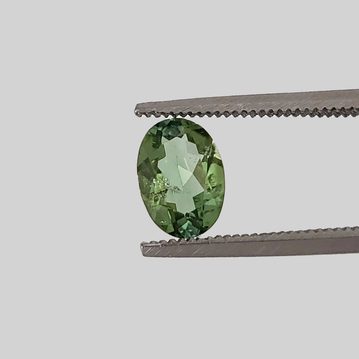 Tourmaline | Oval Cut | Green | 7x5mm 0.76ct