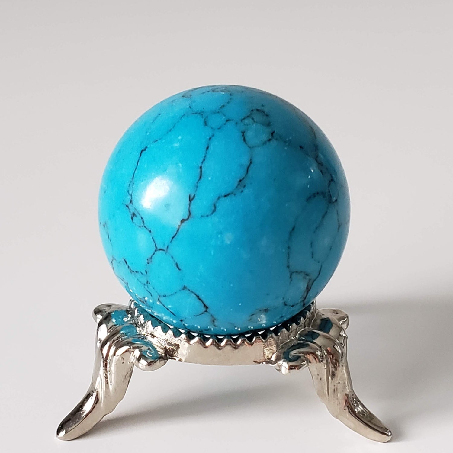 Sphère d’howlite bleue | 30 mm 1.2 pouces | 31.7 grammes
