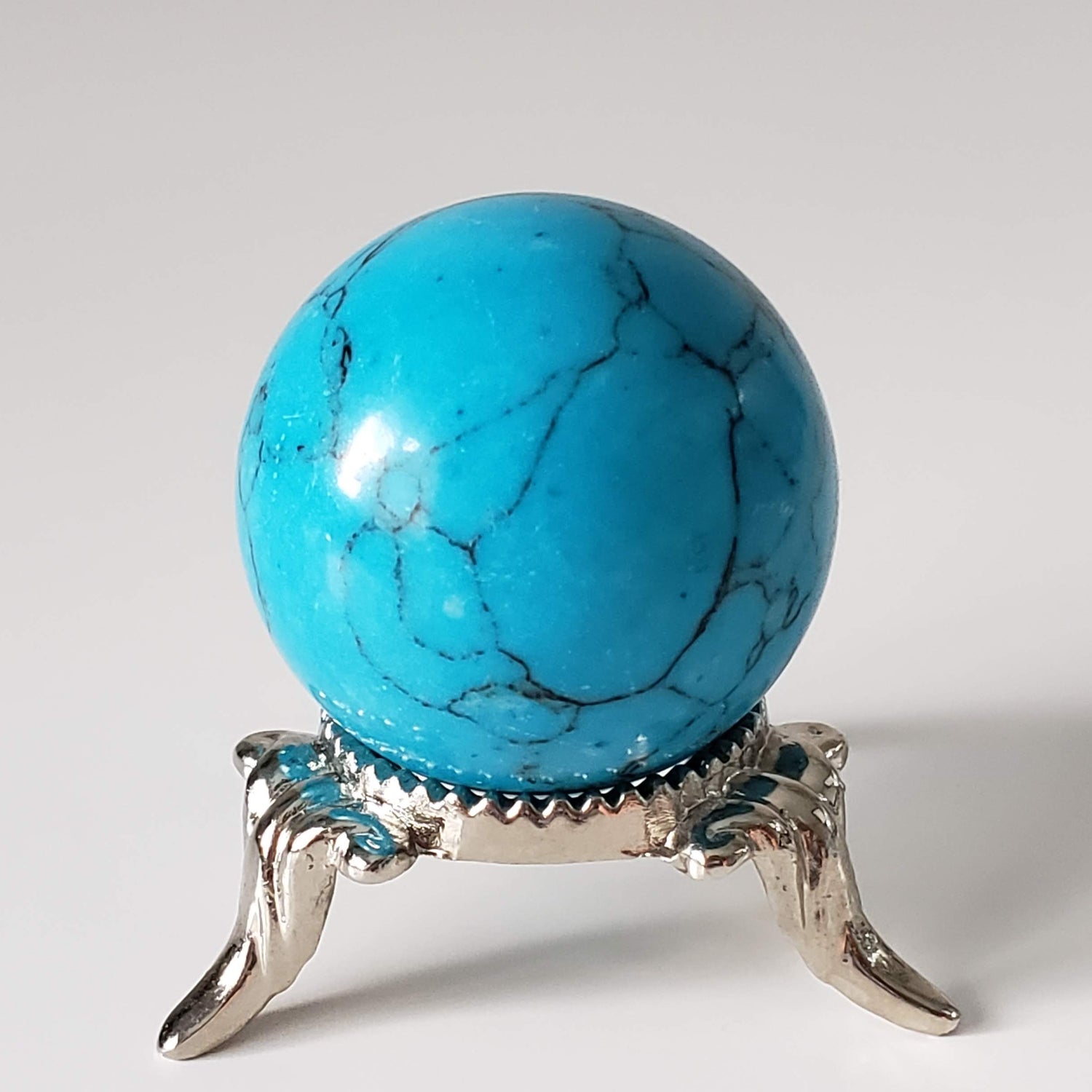 Sphère d’howlite bleue | 30 mm 1.2 pouces | 31.7 grammes