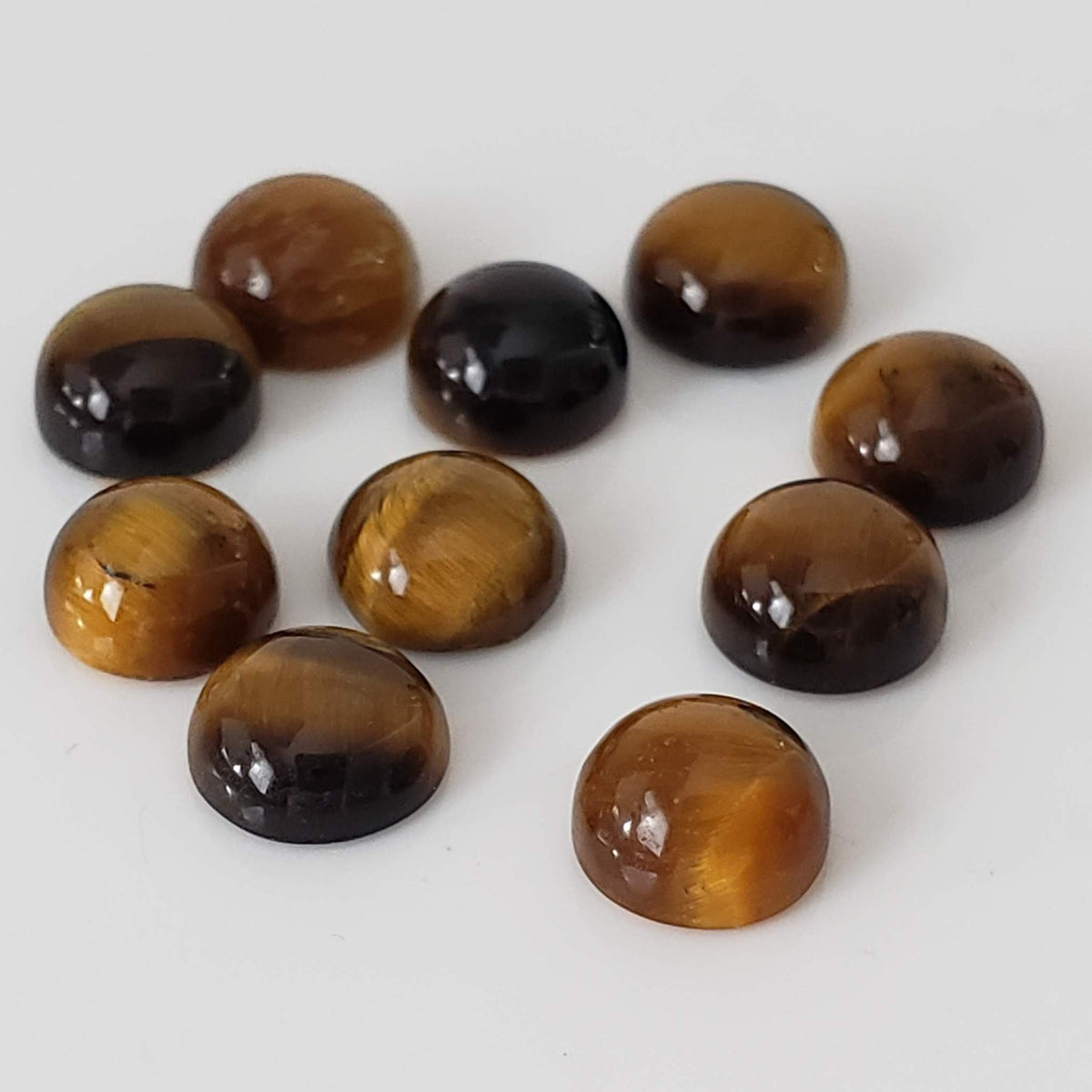 Œil-de-tigre | Lot de 10 pièces de Gemme, cabochons ronds | Brun doré | 10.1tcw