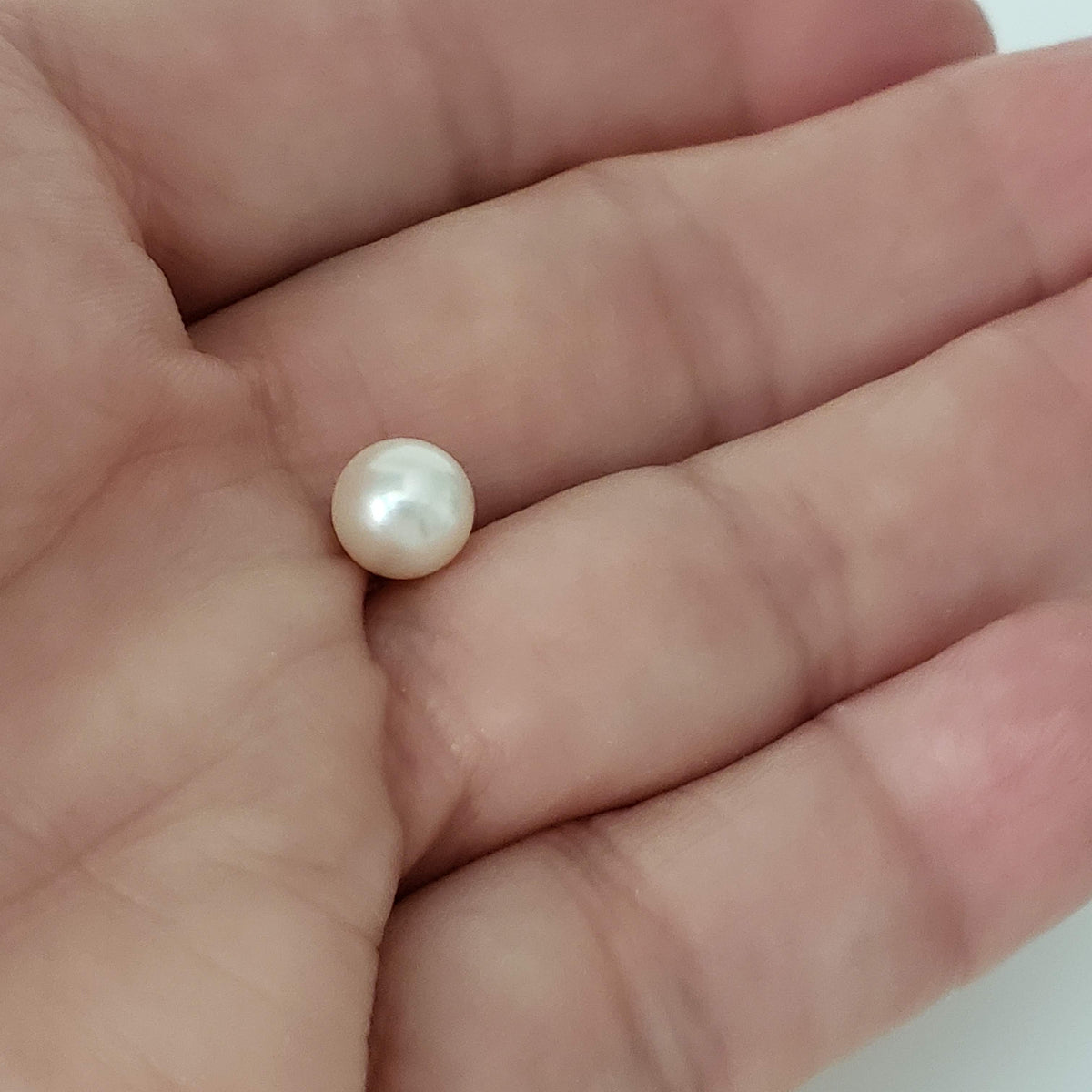  Akoya Pearl | White | Perfect Round | 7.6mm | Japan 5