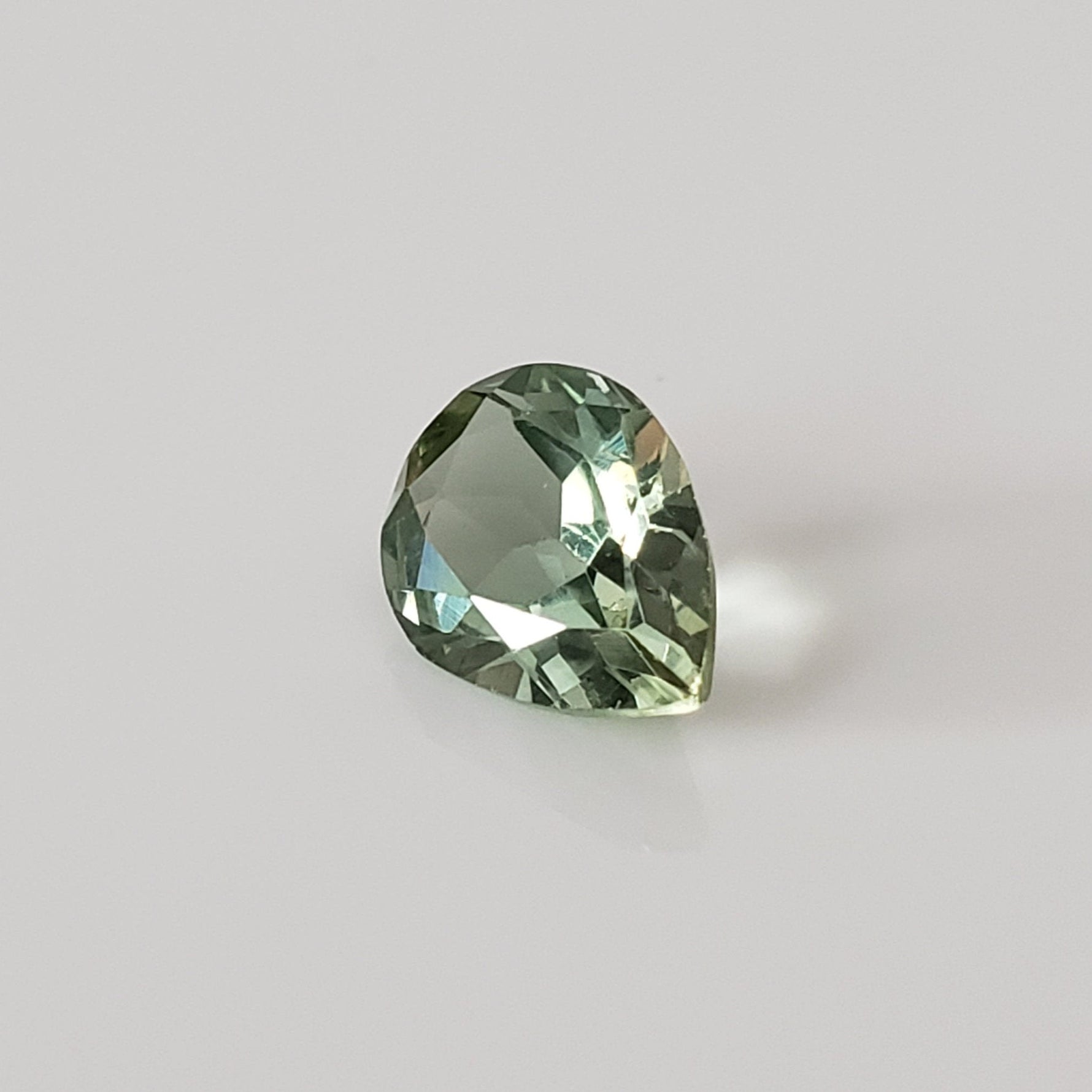  Apatite | Pear Shape Cut | Jungle Green | 10.4x7.4mm 2ct | SO24 3