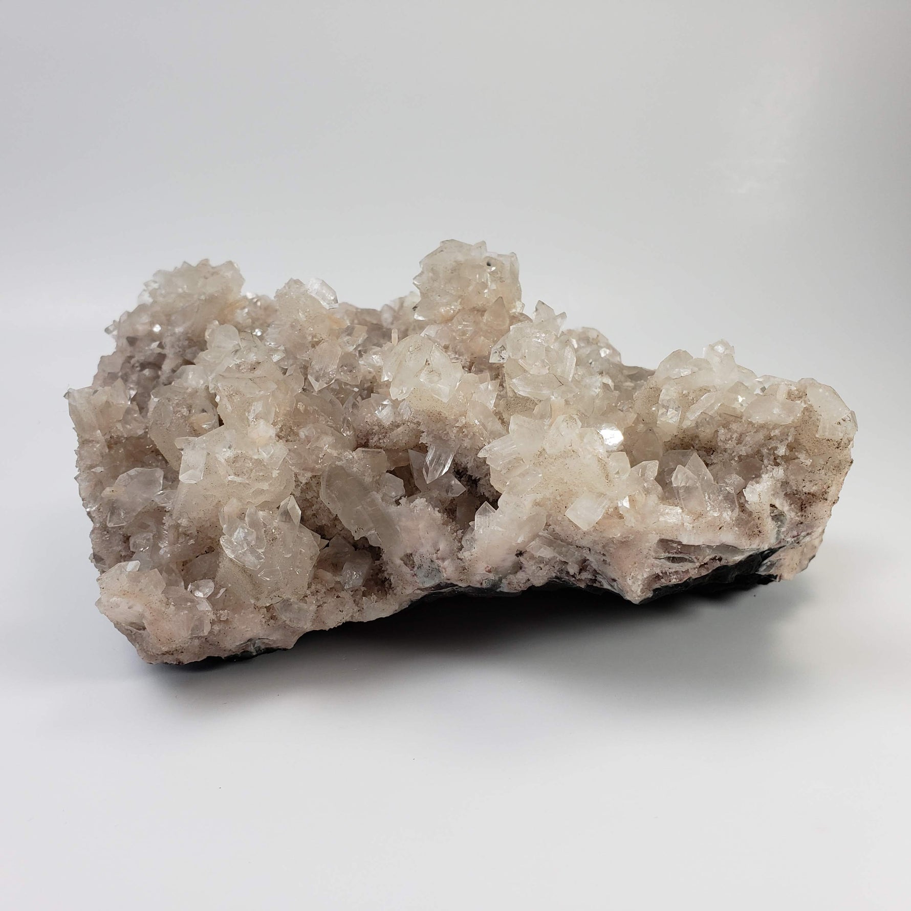  Apophyllite, Stilbite and Calcite on Chalcedony Druse | 2.46 kg | Jalgaon, India 4