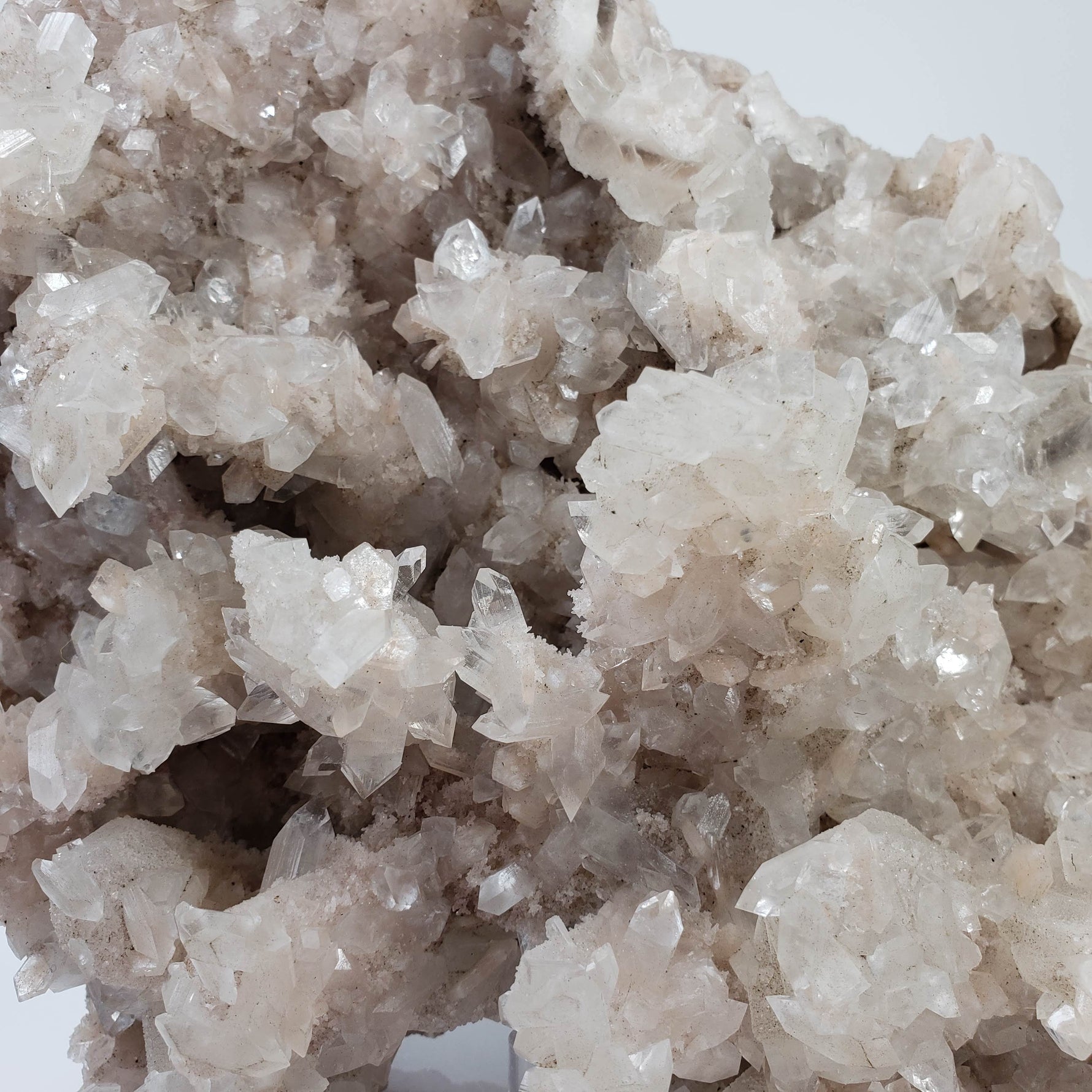  Apophyllite, Stilbite and Calcite on Chalcedony Druse | 2.46 kg | Jalgaon, India 7