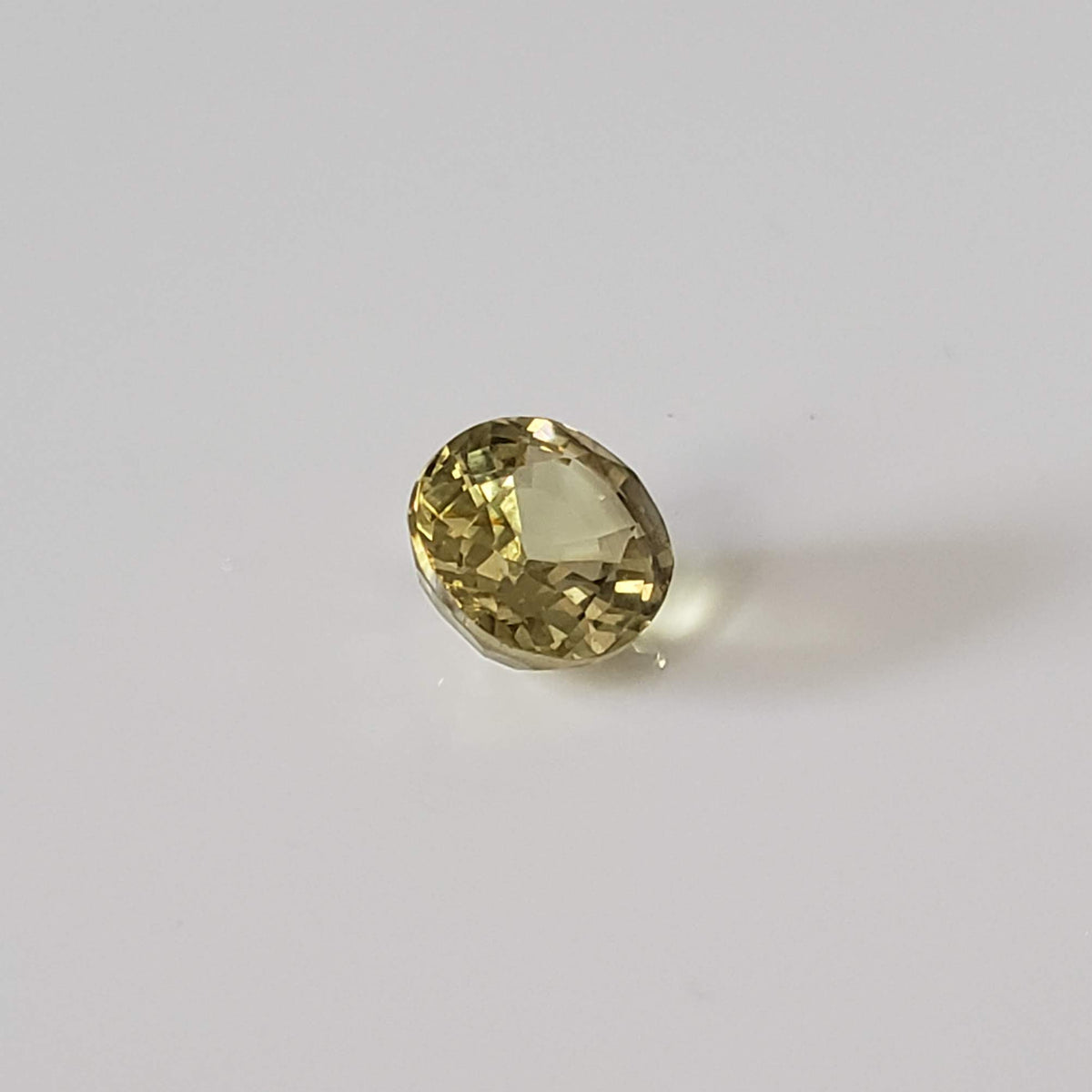 Chrysoberyl | Oval Cut | Yellow | 6.3x5.3mm 0.94ct 2
