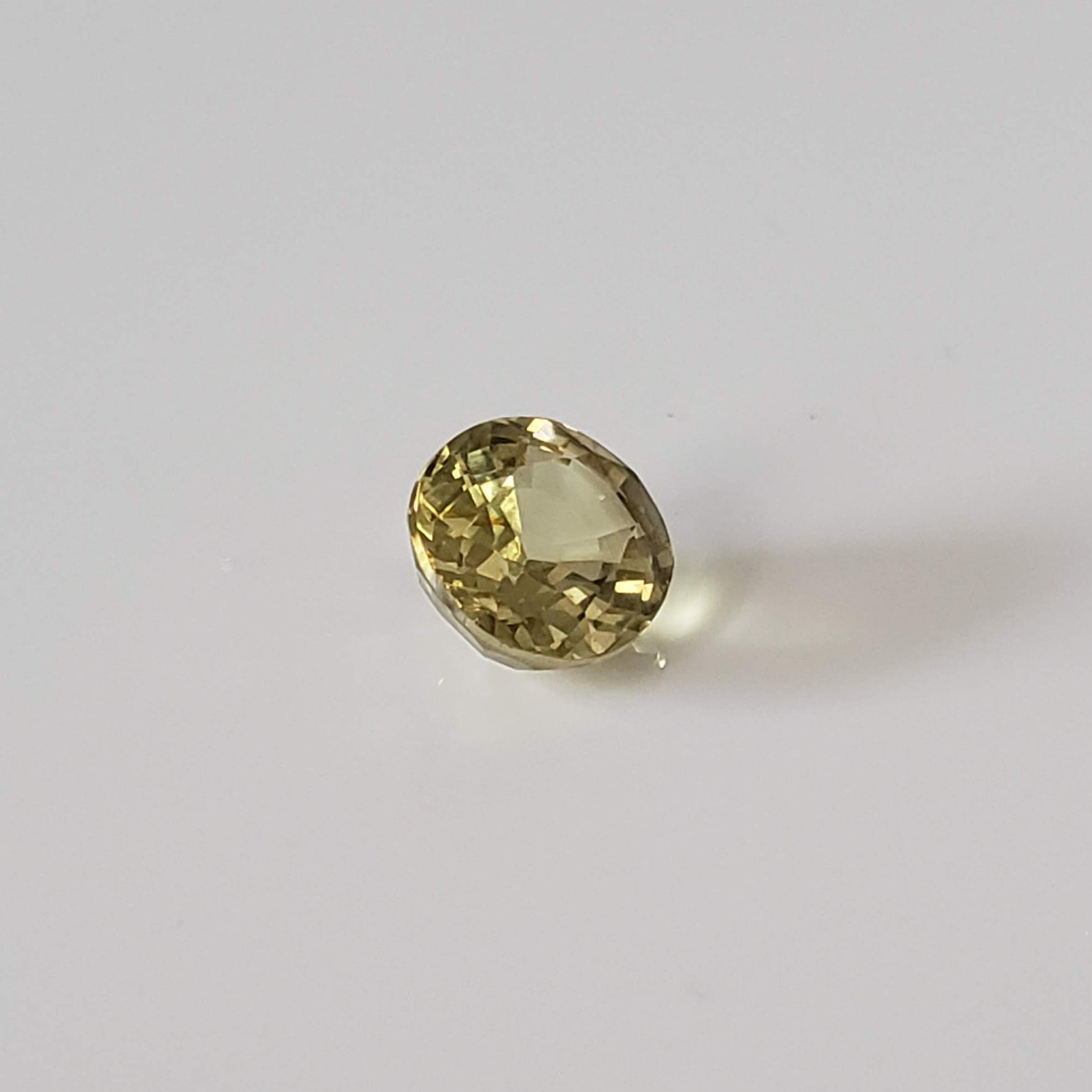 Chrysoberyl | Oval Cut | Yellow | 6.3x5.3mm 0.94ct 2