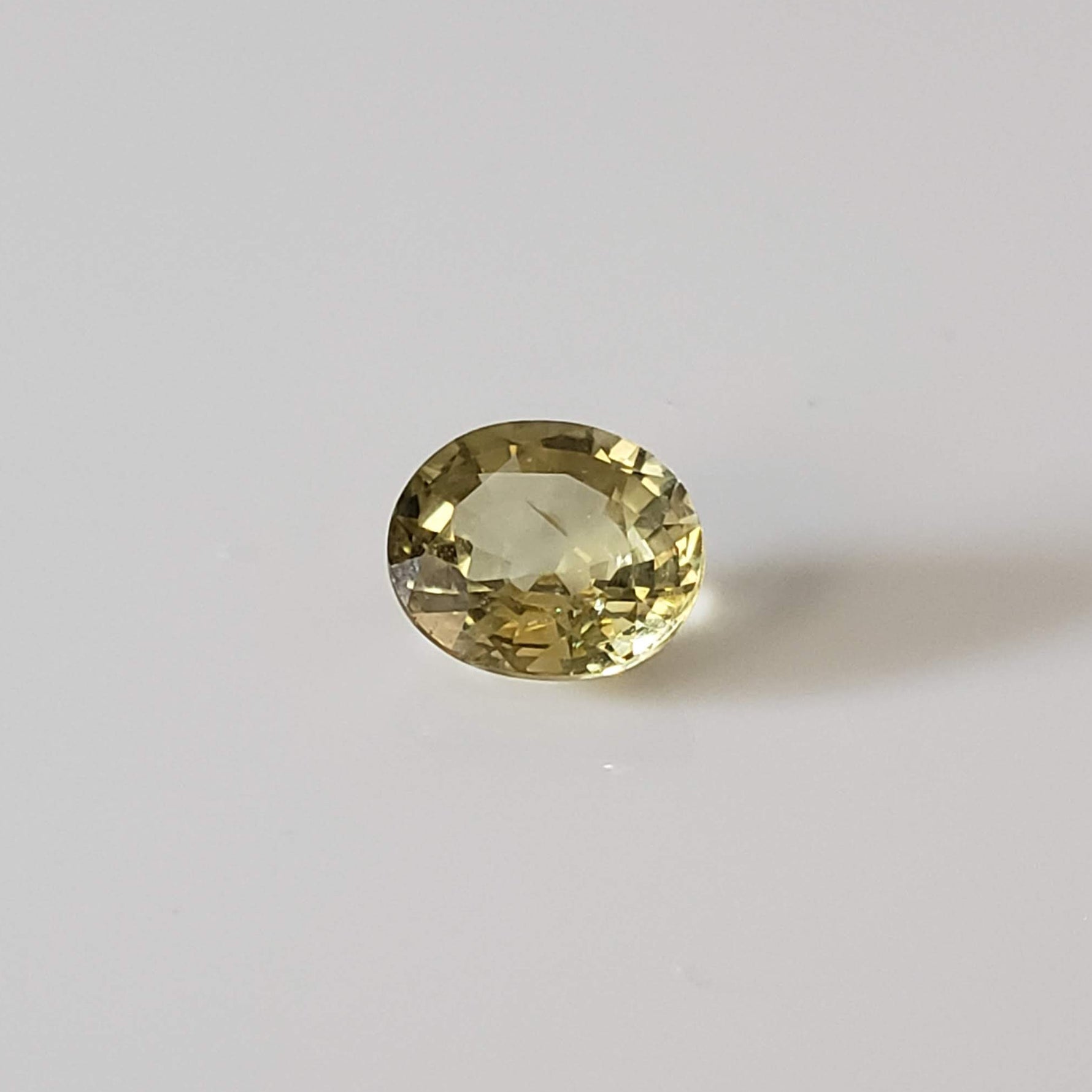 Chrysoberyl | Oval Cut | Yellow | 6.3x5.3mm 0.94ct 3