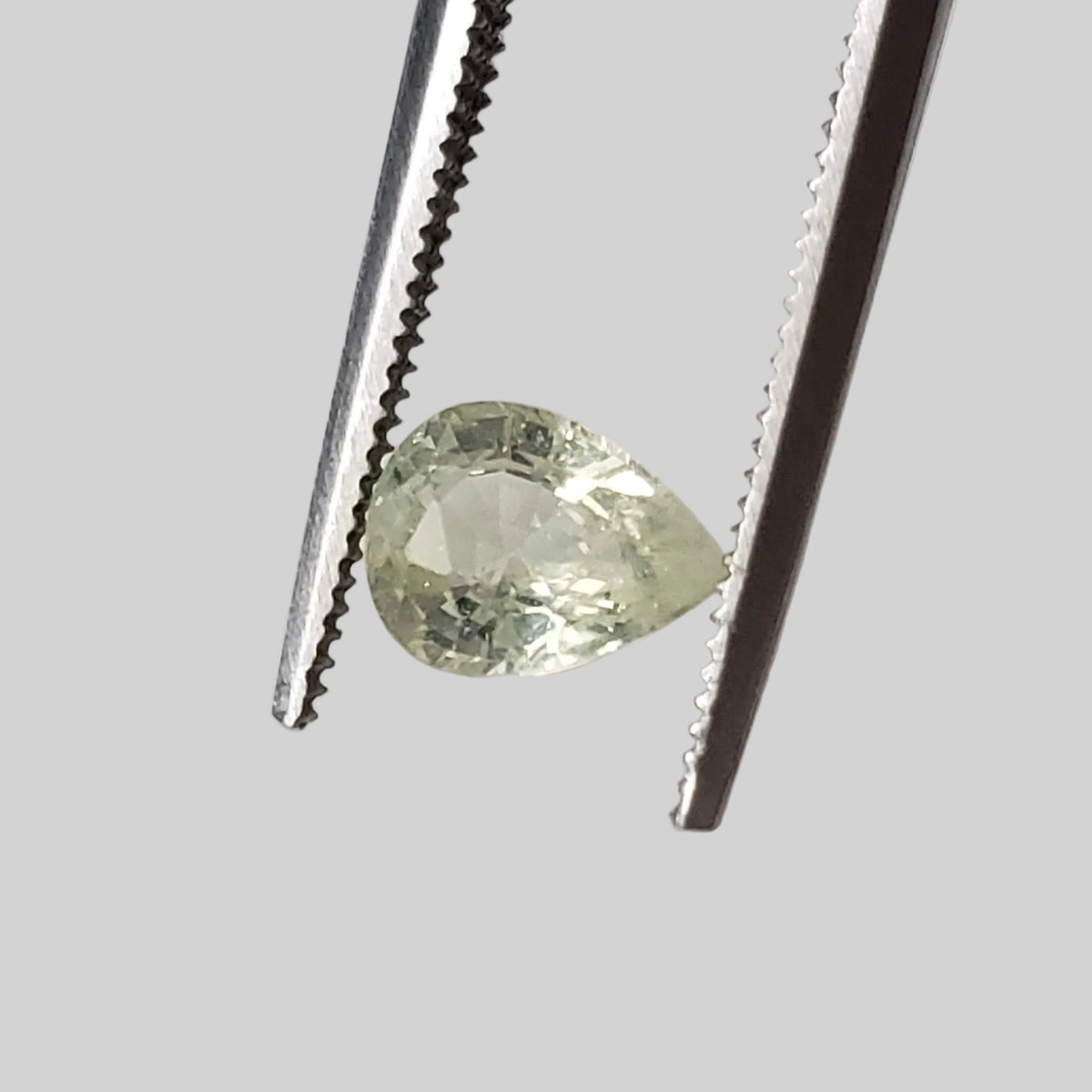  Chrysoberyl | Pear Shape Cut | Lemon Green | 6.8x5.2mm 1.0ct 1