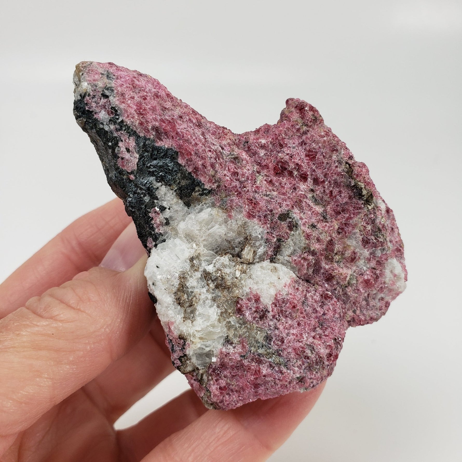  Eudialyte | Fluorescent under UV light | 160.5 grams | Kipawa, Quebec, Canada | SO24 6