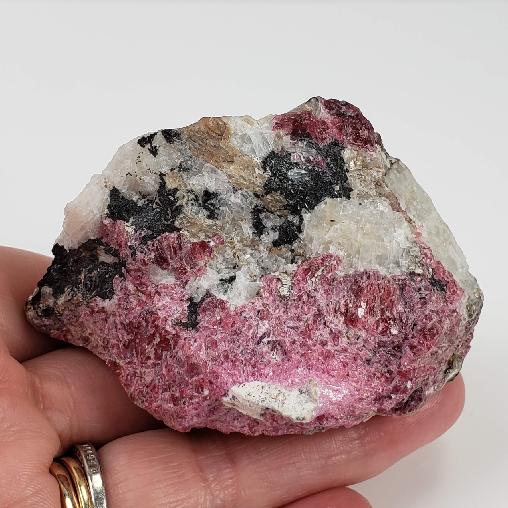  Eudialyte | Fluorescent under UV light | 170 grams | Mont Saint Hilaire, Québec, Canada 