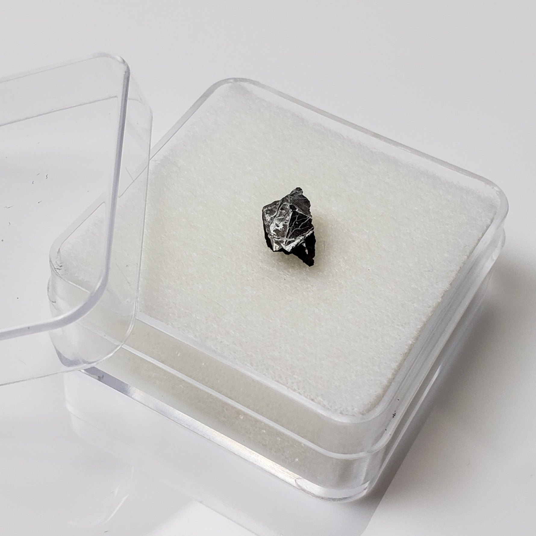  Huckitta Meteorite | 200 milligrams | Fragment | Pallasite Stony Iron | Rare | Australia | SO24 6