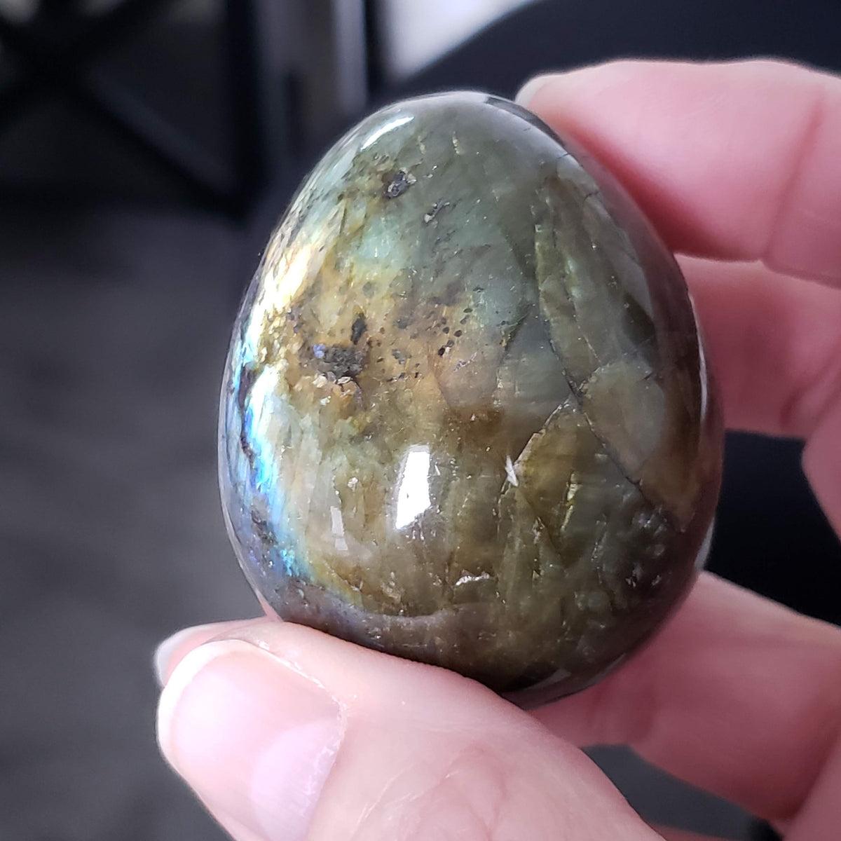  Labradorite Egg | Natural Gray Rainbow | 160 gr | Madagascar 2
