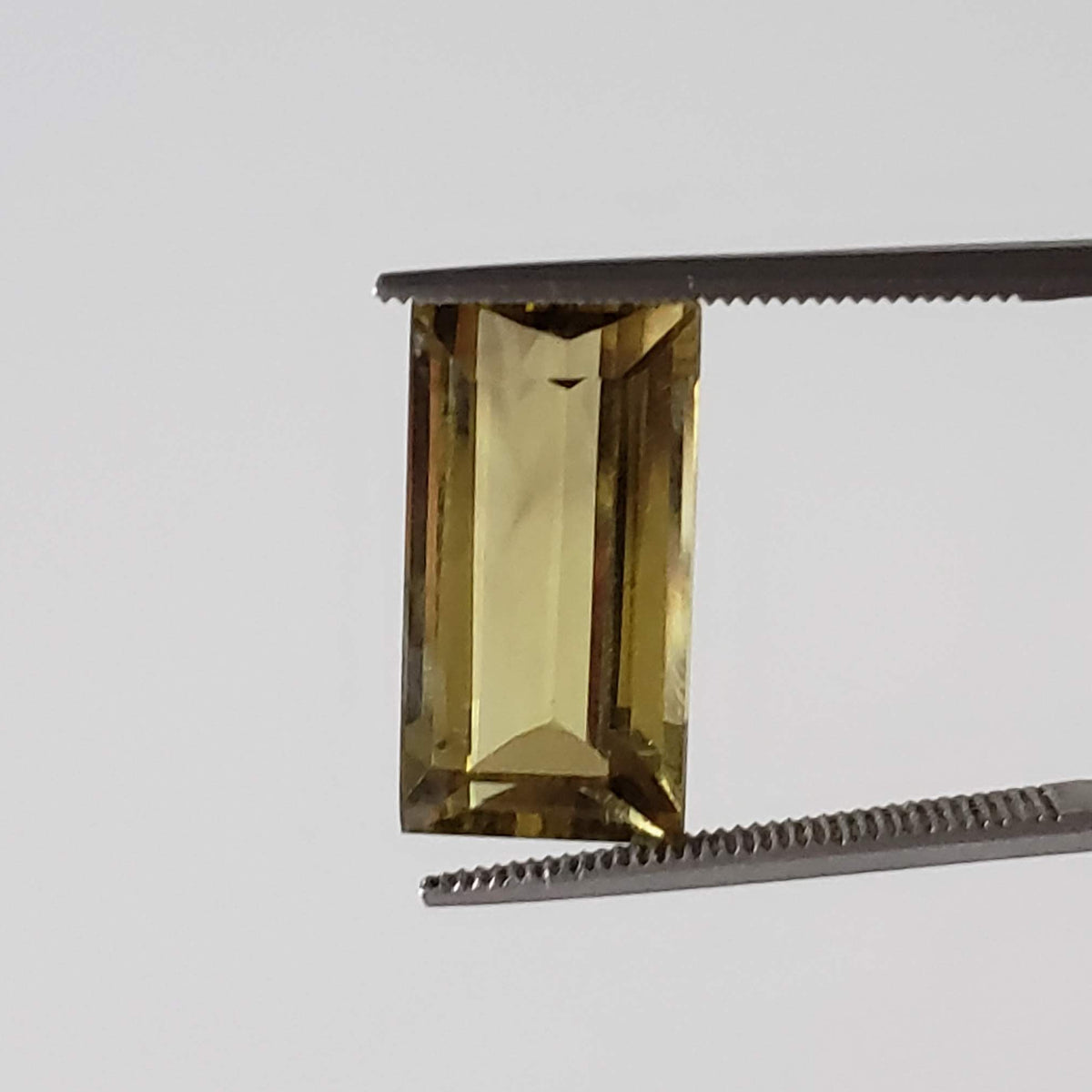  Lemon Quartz | Baguette Cut | Greenish Yellow | 16.3x8.6mm 8.3ct 1