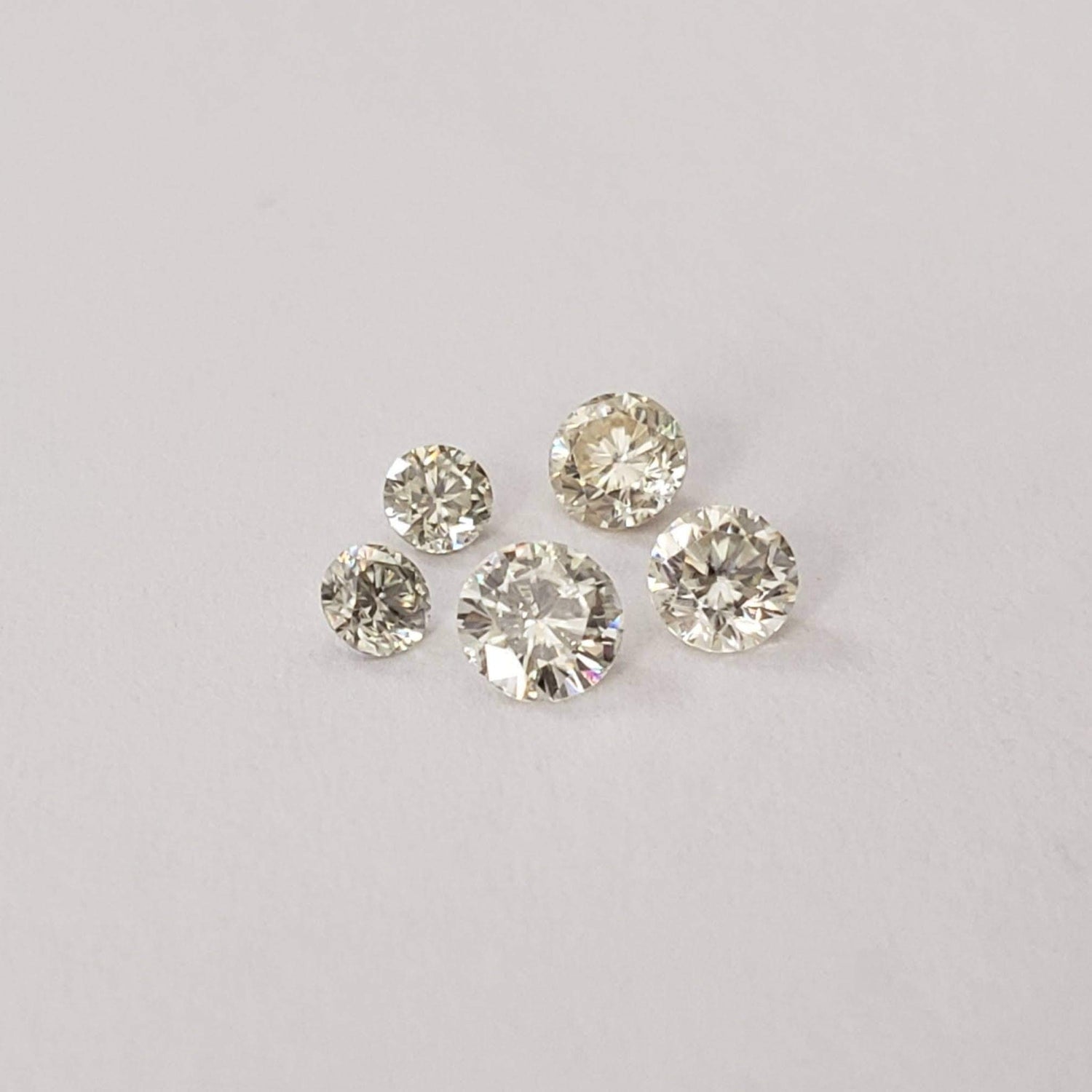  Moissanite | 5 Piece Gemstone Lot | Round Diamond Cut | White | 0.53tcw | SO24 