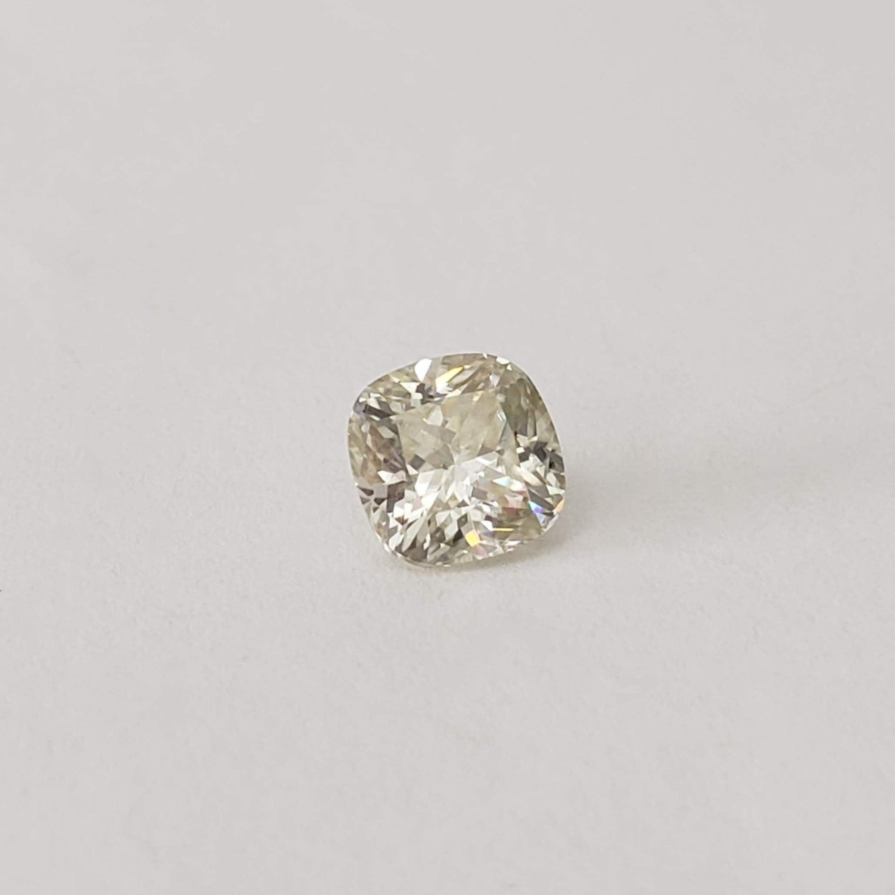  Moissanite | Antique Cushion Cut | White | 6mm | SO24 