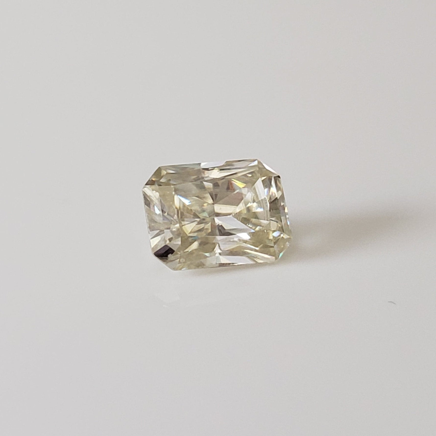  Moissanite | Octagon Cut | Pale Yellow | 8x6mm 3