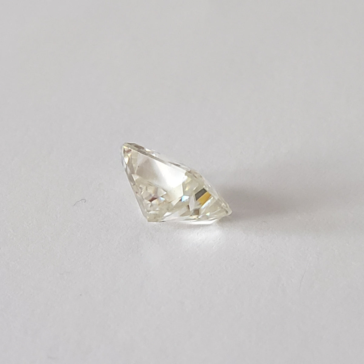  Moissanite | Octagon Cut | White | 9x7mm | SO24 3