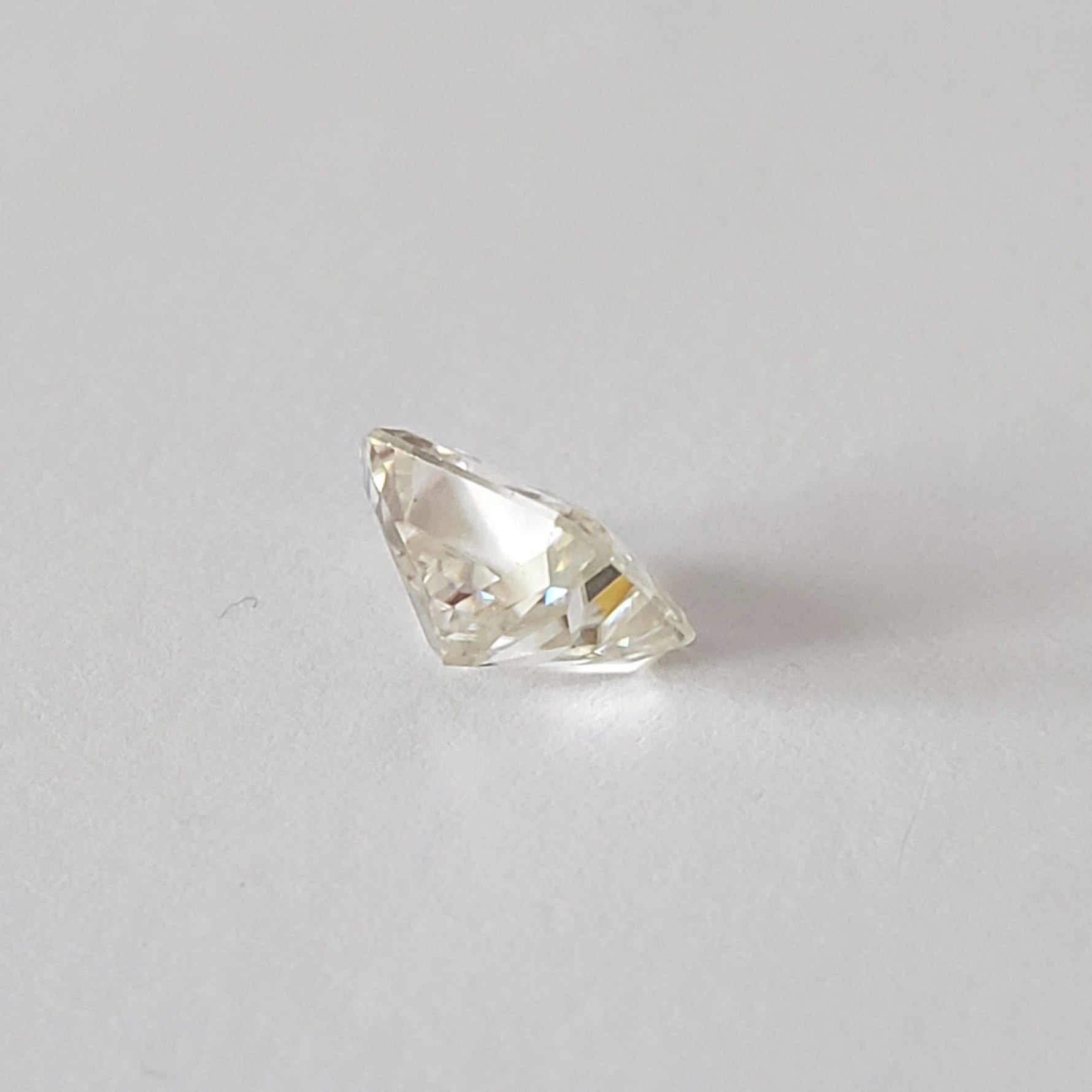  Moissanite | Octagon Cut | White | 9x7mm | SO24 3