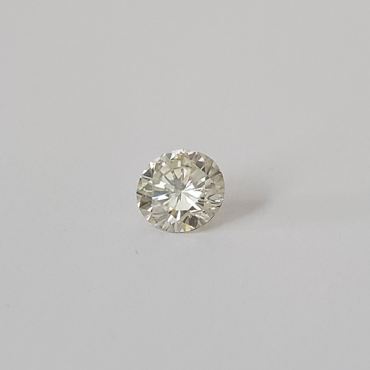  Moissanite | Round Diamond Cut | White | 7mm | SO24 