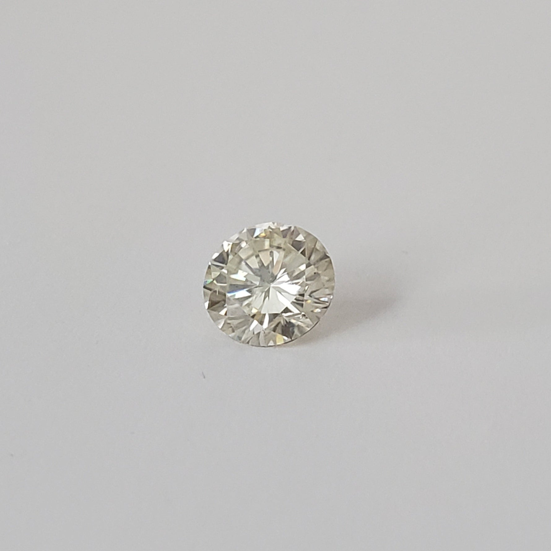  Moissanite | Round Diamond Cut | White | 7mm | SO24 