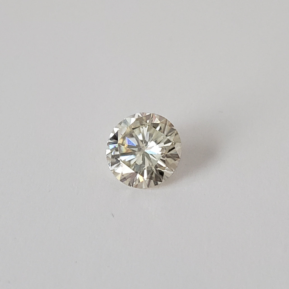  Moissanite | Round Diamond Cut | White | 7mm | SO24 2