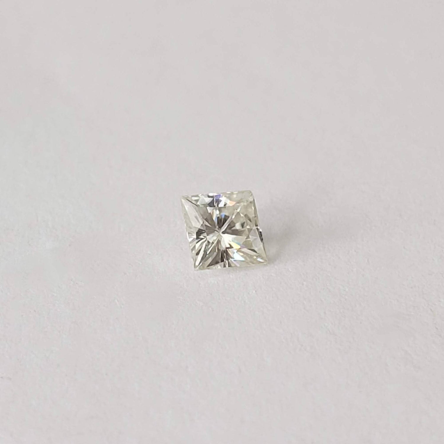  Moissanite | Square Cut | White | 3.9mm | SO24 