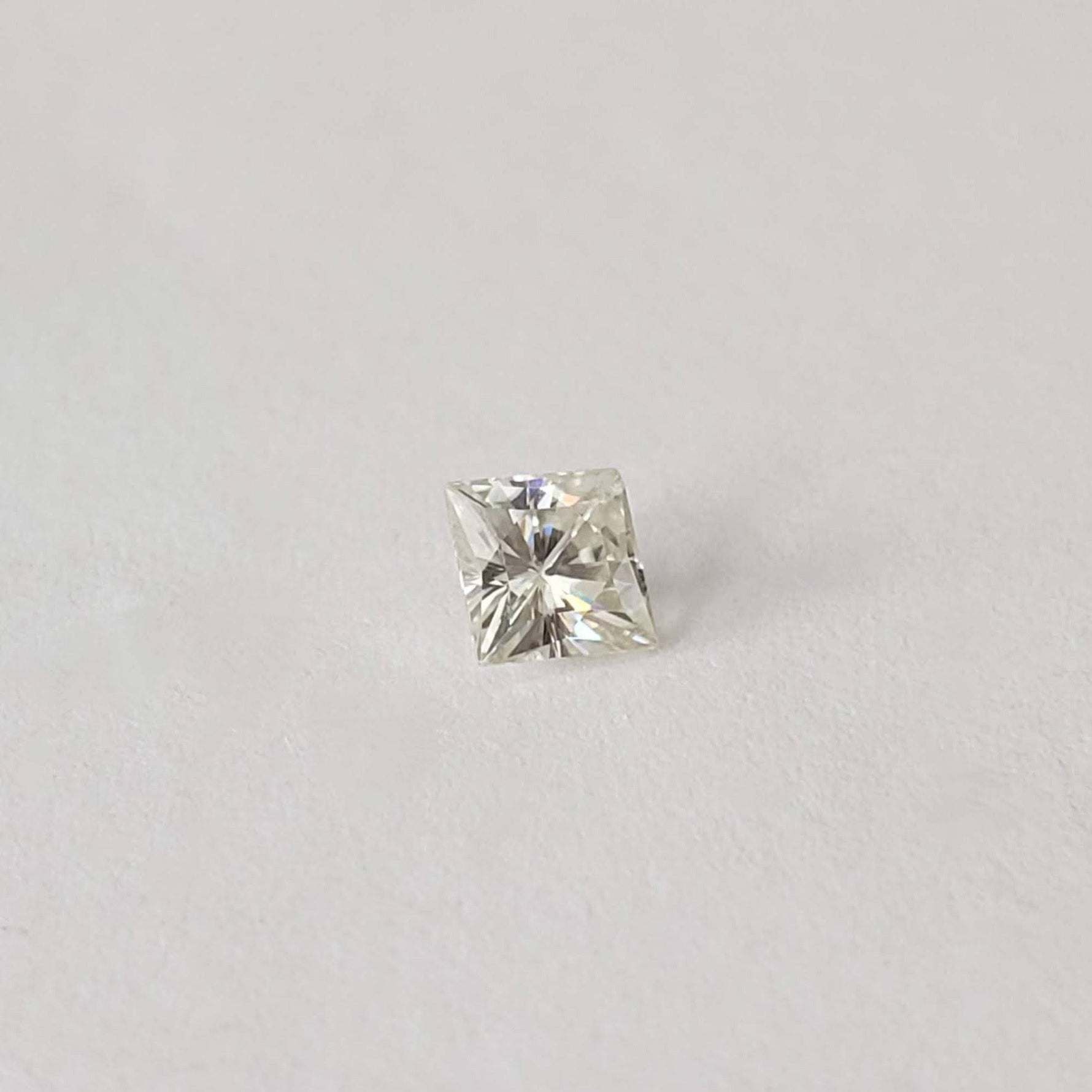  Moissanite | Square Cut | White | 3.9mm | SO24 