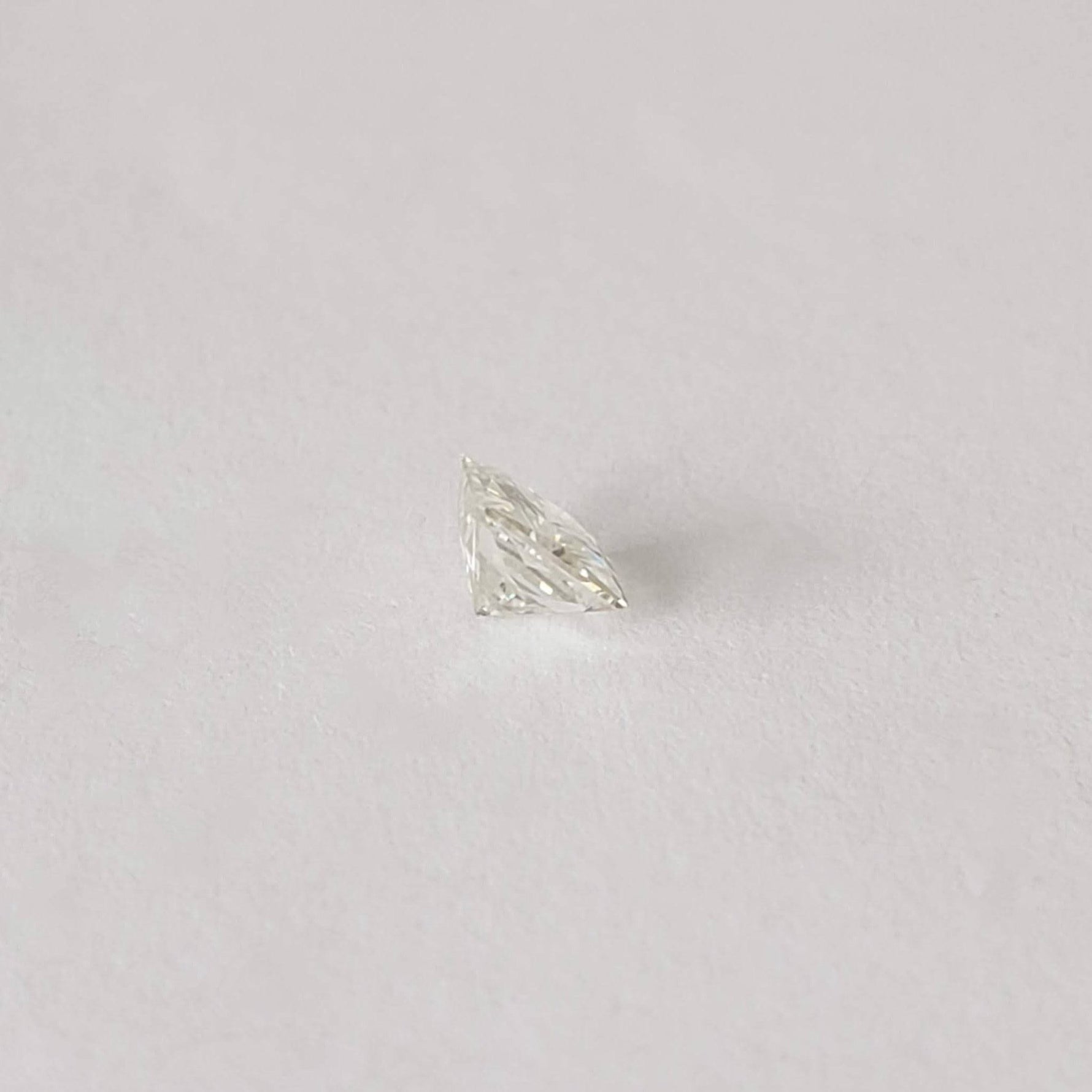  Moissanite | Square Cut | White | 3.9mm | SO24 2