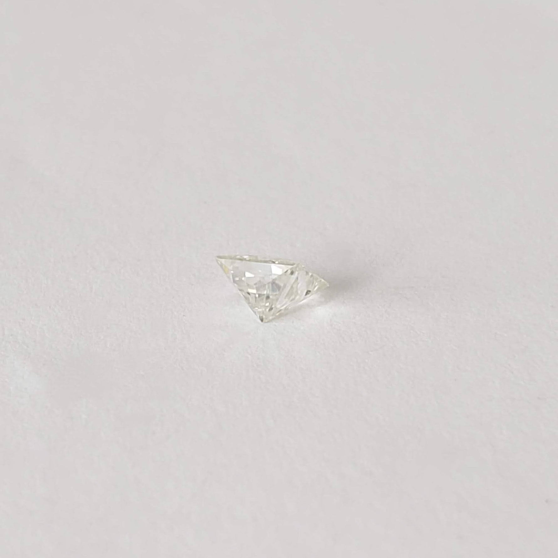  Moissanite | Square Cut | White | 3.9mm | SO24 3