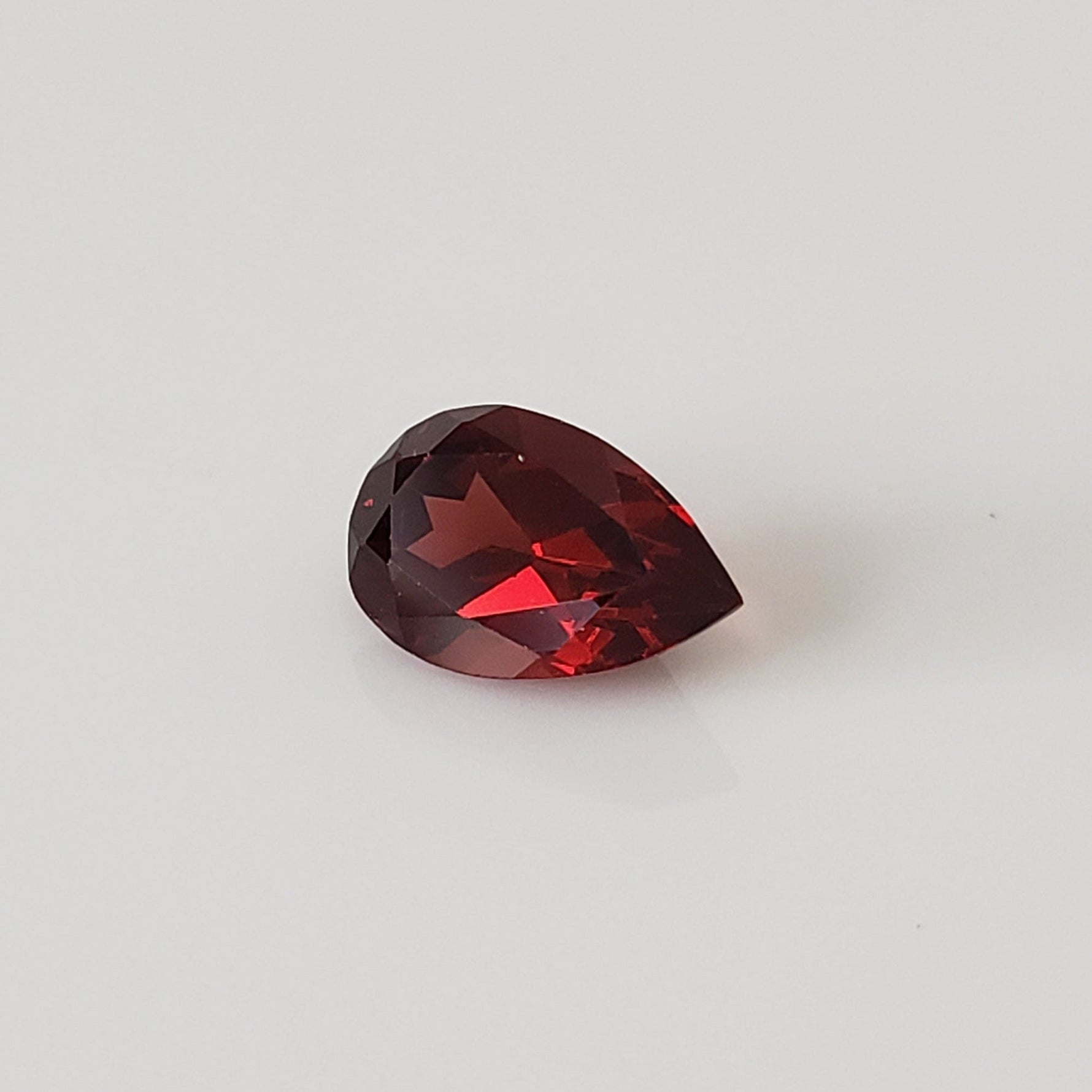  Mozambique Garnet | Pear Shape Cut | Orange Red | 7.7x5mm 1.1ct 3