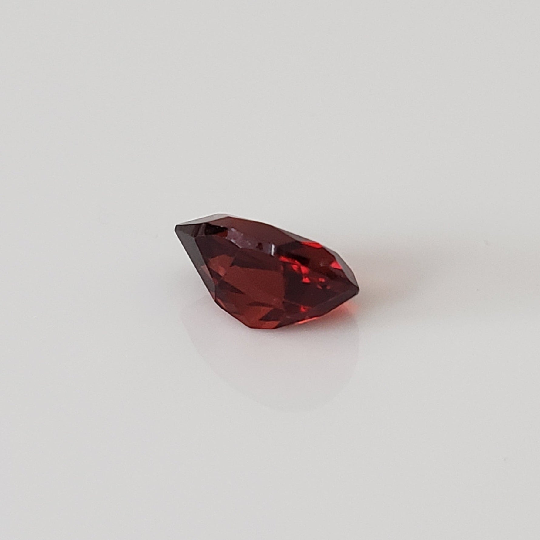  Mozambique Garnet | Pear Shape Cut | Orange Red | 7.7x5mm 1.1ct 5