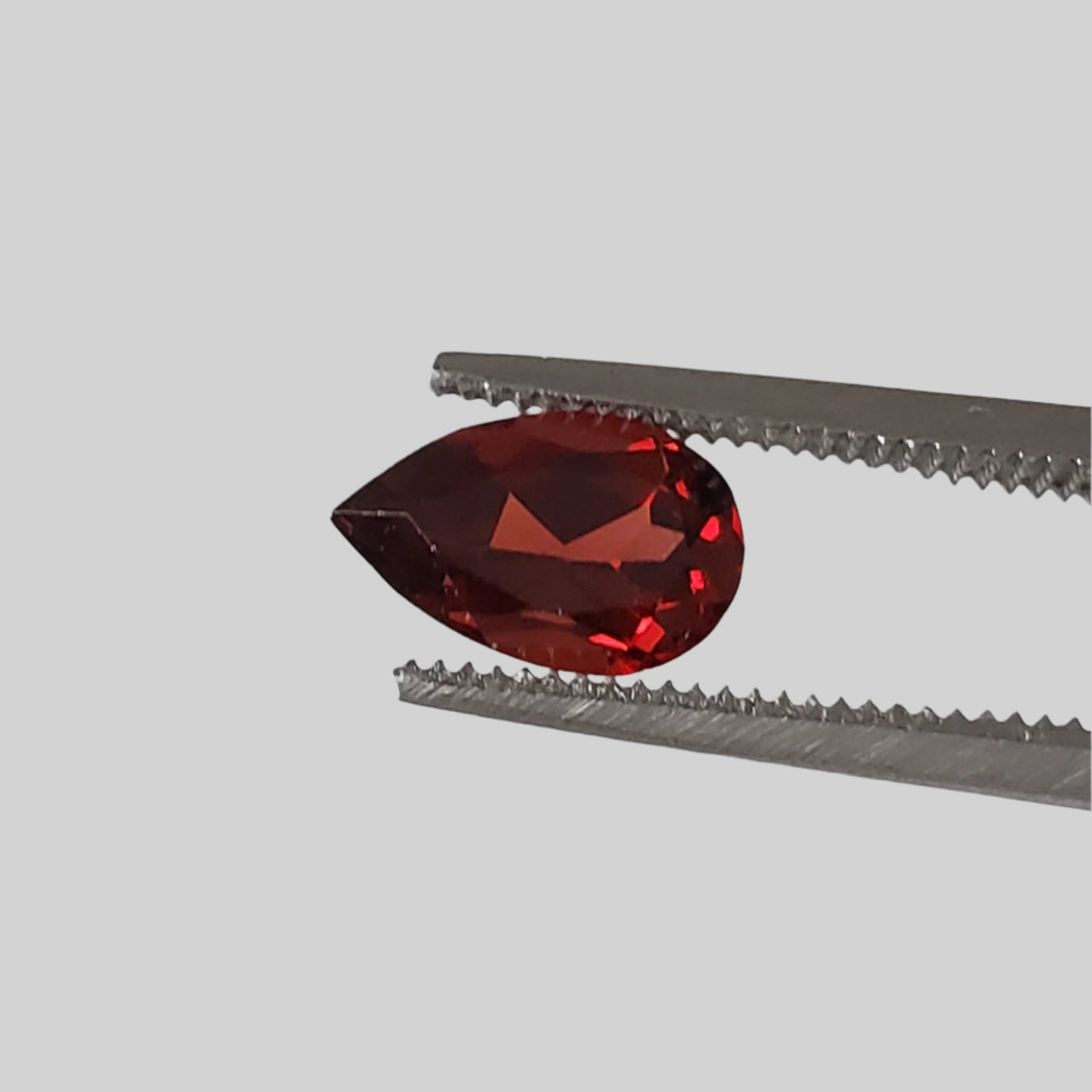  Mozambique Garnet | Pear Shape Cut | Orange Red | 7.7x5mm 1.1ct 