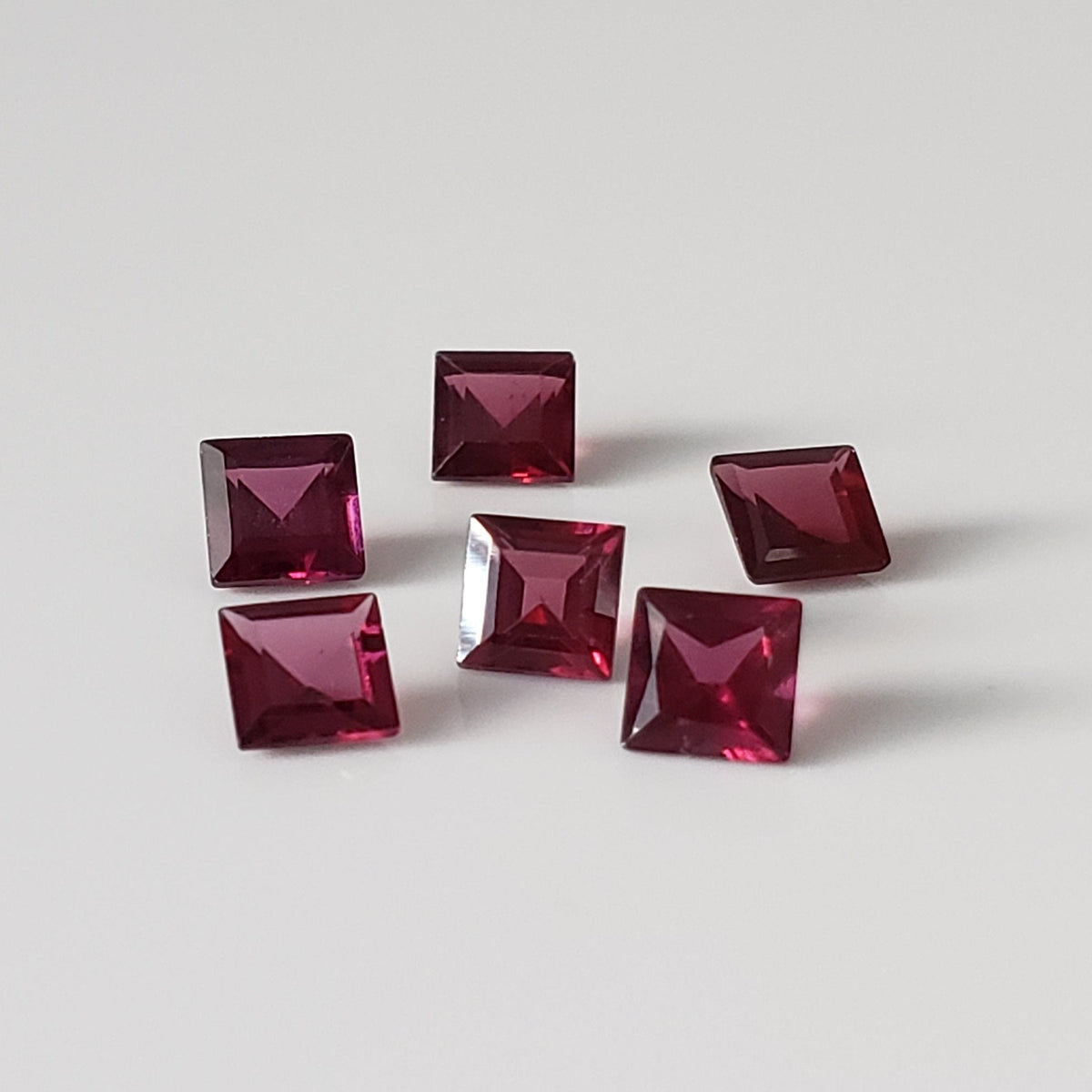  Rhodolite Garnet | 6 Piece Lot | Square Cut | Reddish Purple | 2.6tcw 