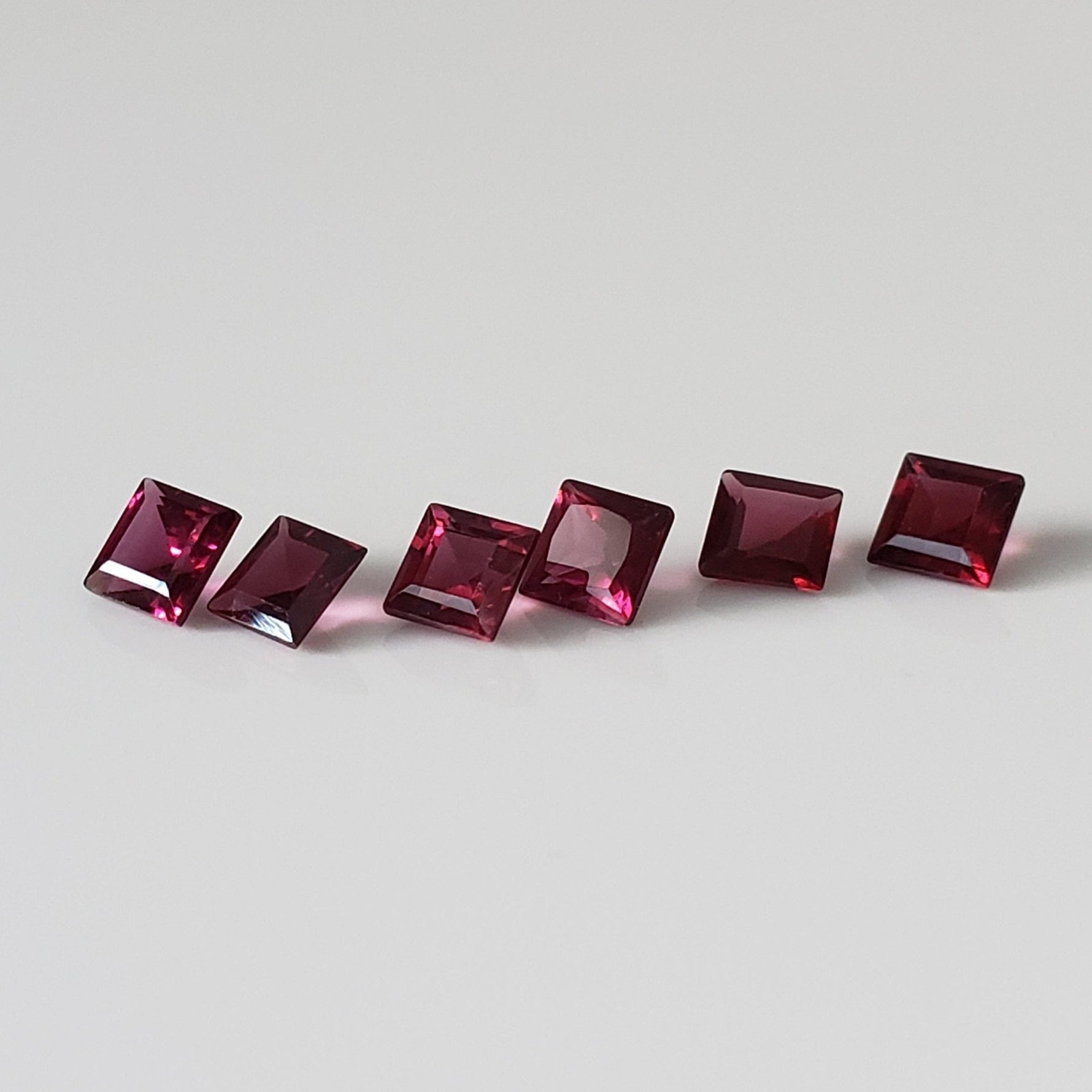  Rhodolite Garnet | 6 Piece Lot | Square Cut | Reddish Purple | 2.6tcw 1