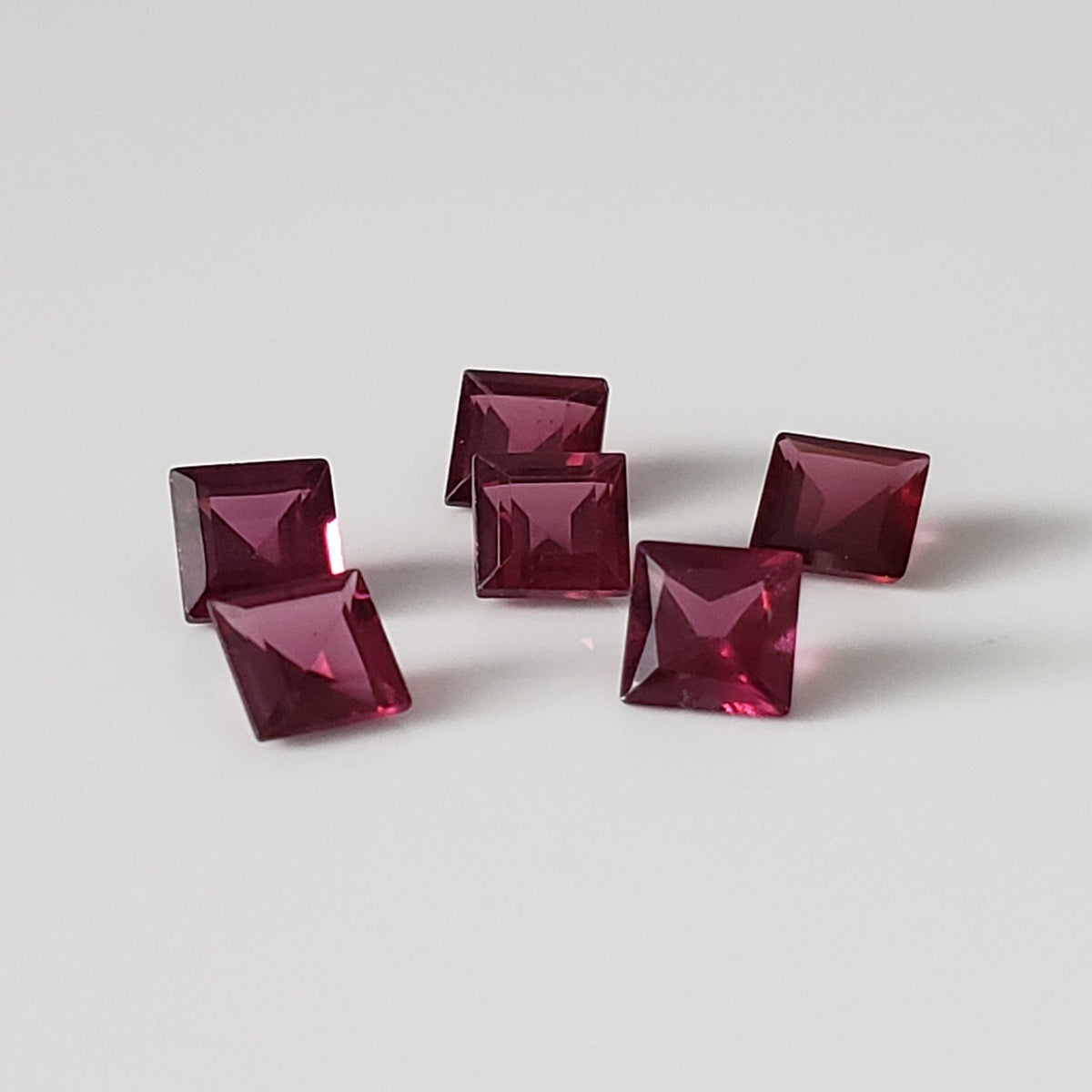  Rhodolite Garnet | 6 Piece Lot | Square Cut | Reddish Purple | 2.6tcw 3