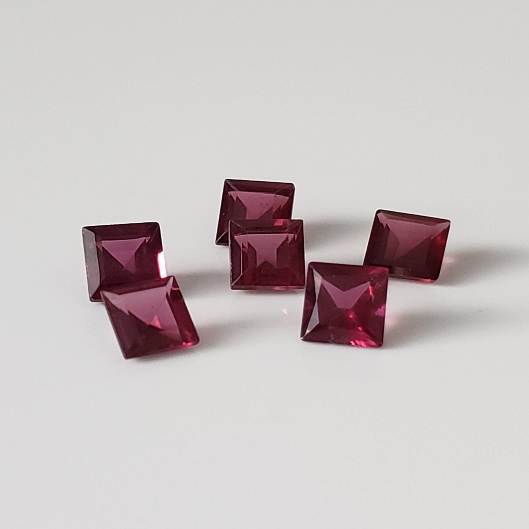  Rhodolite Garnet | 6 Piece Lot | Square Cut | Reddish Purple | 2.6tcw 3
