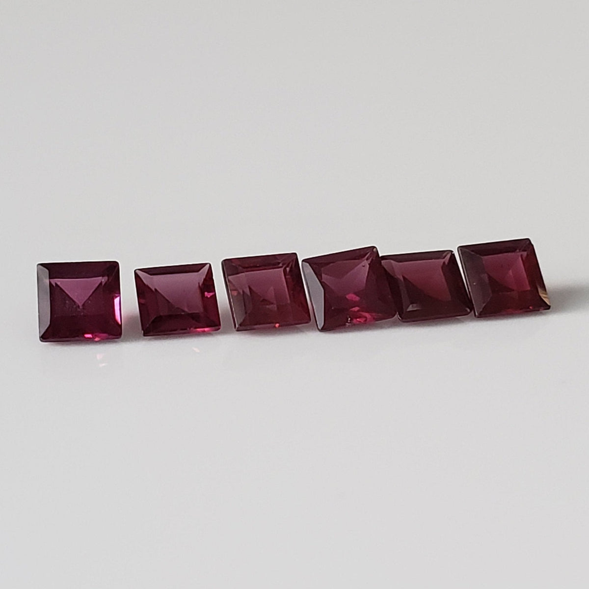  Rhodolite Garnet | 6 Piece Lot | Square Cut | Reddish Purple | 2.6tcw 4