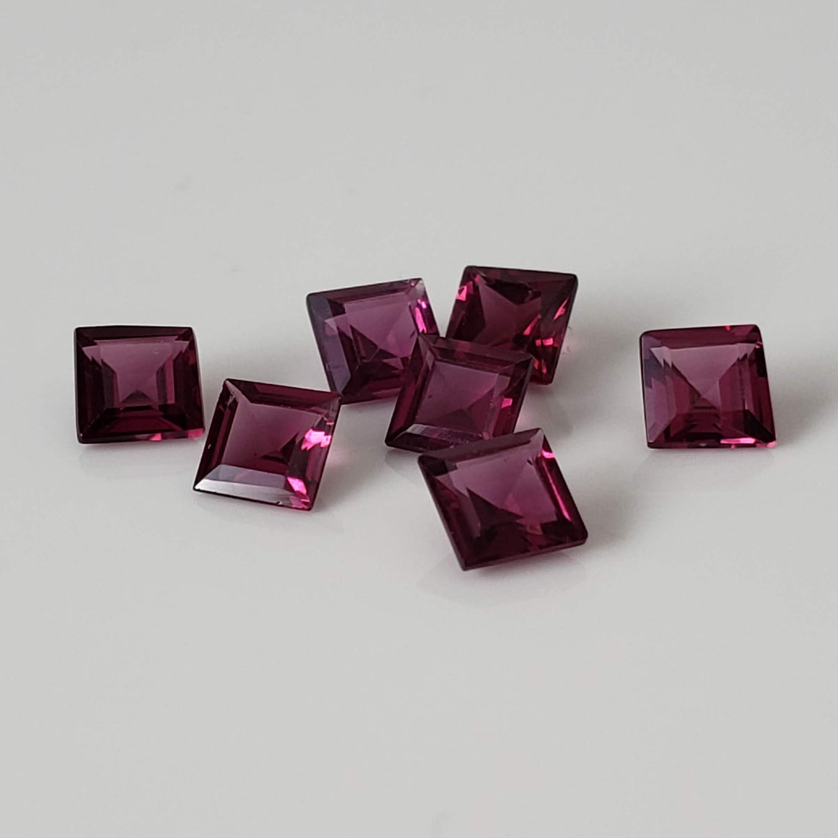 Rhodolite Garnet | 7 Piece Lot | Square Cut | Reddish Purple | 2.5tcw 1
