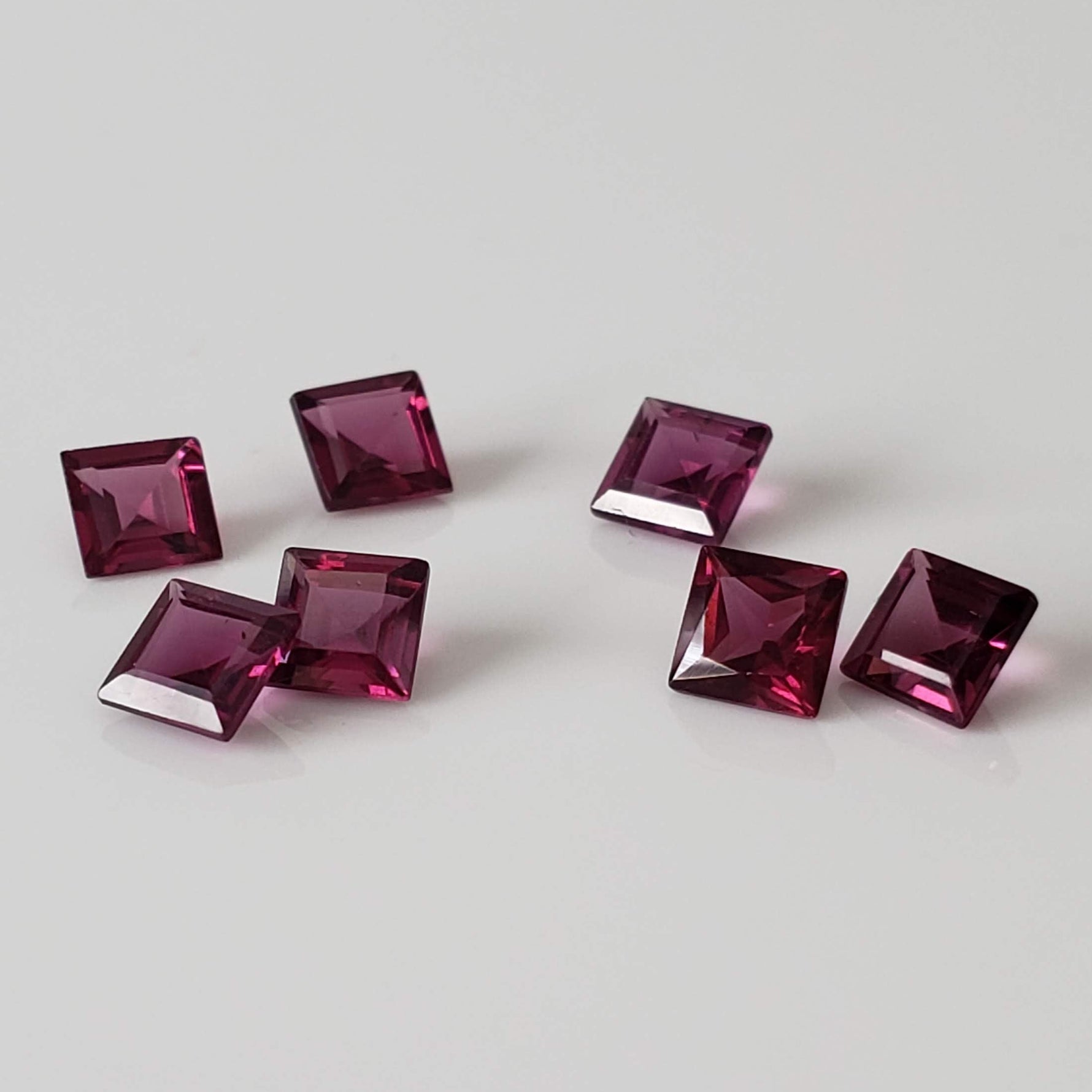 Rhodolite Garnet | 7 Piece Lot | Square Cut | Reddish Purple | 2.5tcw 0