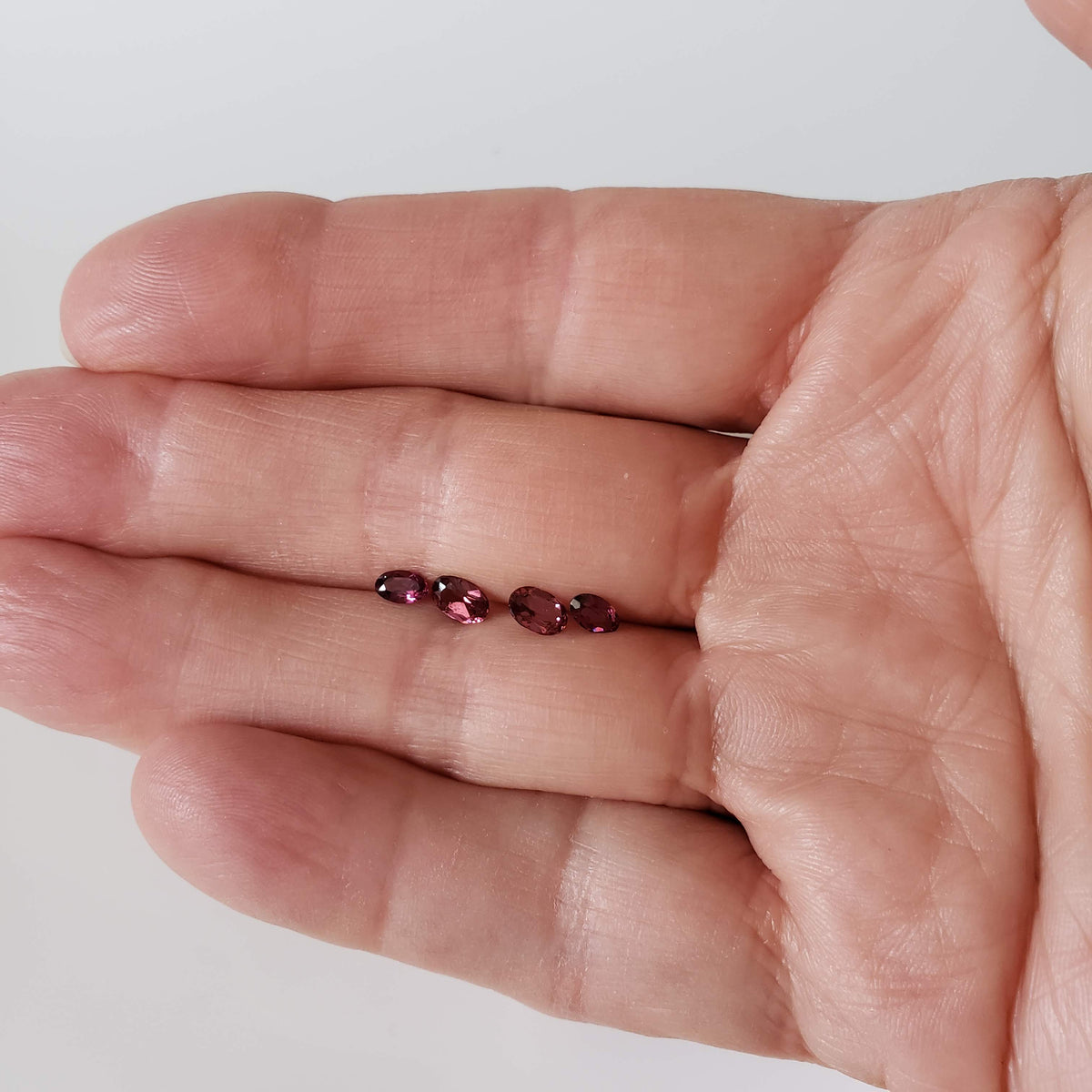 Rhodolite Garnet | 8 Piece Lot | Oval Cut | Reddish Purple | 2.63tcw | Tanzania 7