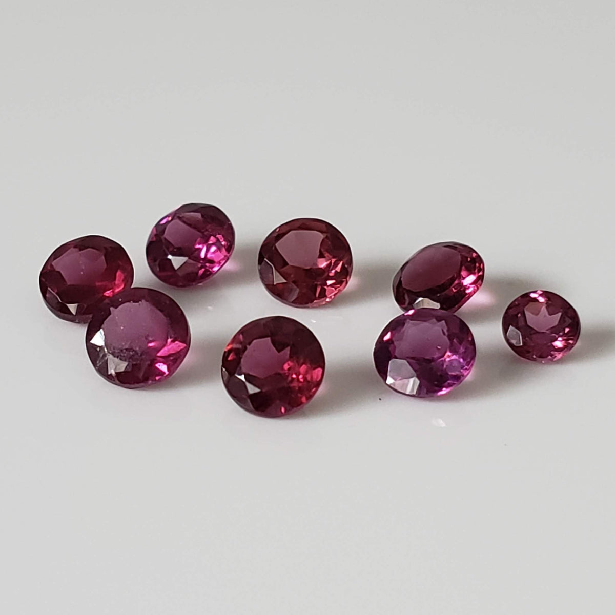  Rhodolite Garnet | 8 Piece Lot | Round Cut | Reddish Purple | 3-4mm 